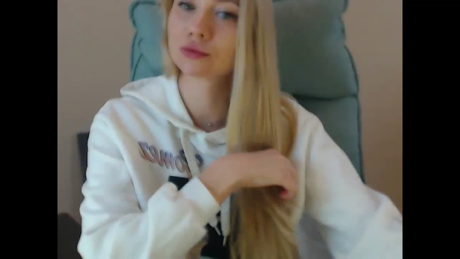 Gallery image thumbnail from Miss_Sylvia's myfreecams stream on, 11/16/2024, 17:33 image 15 of 20