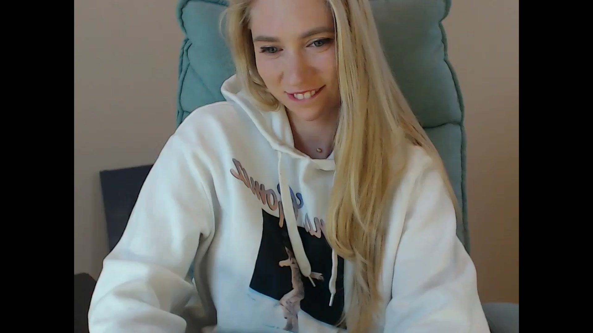 Gallery image thumbnail from Miss_Sylvia's myfreecams stream on, 11/16/2024, 17:33 image 6 of 20
