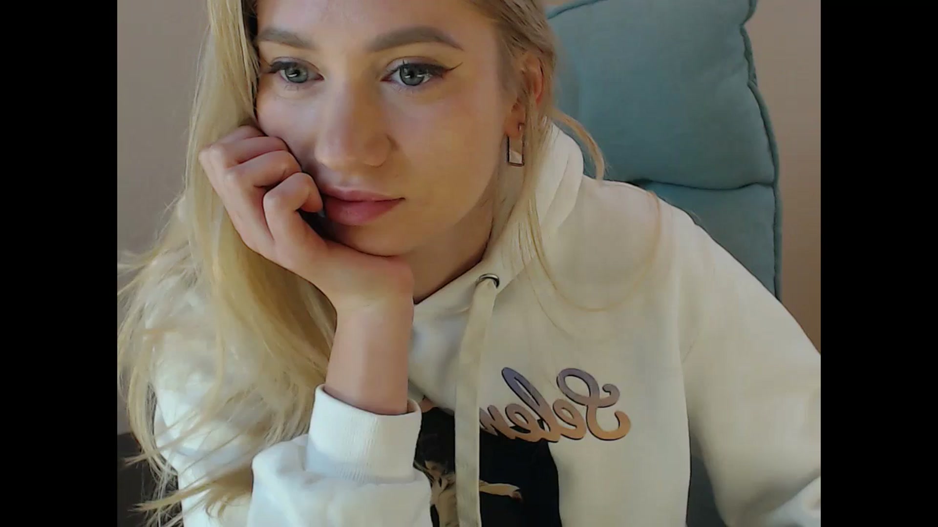 Gallery image thumbnail from Miss_Sylvia's myfreecams stream on, 11/16/2024, 17:33 image 20 of 20