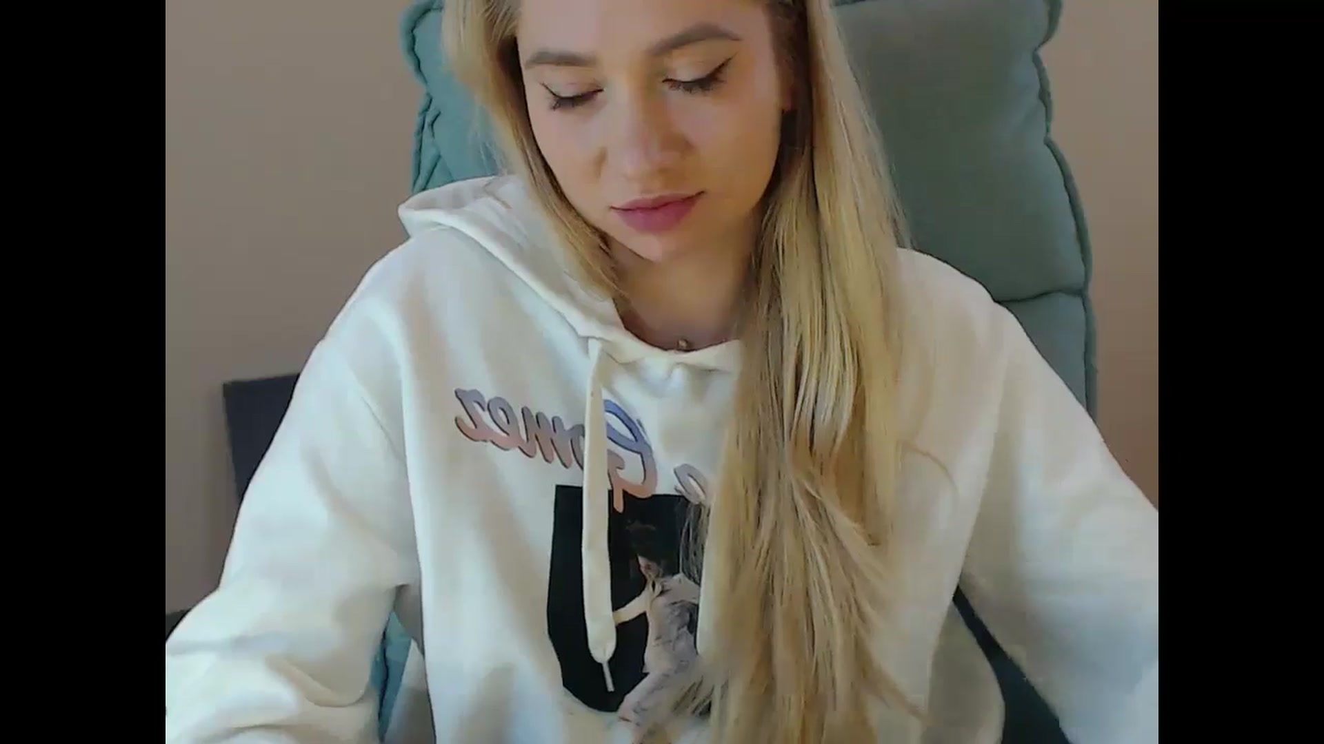 Gallery image thumbnail from Miss_Sylvia's myfreecams stream on, 11/16/2024, 17:33 image 18 of 20