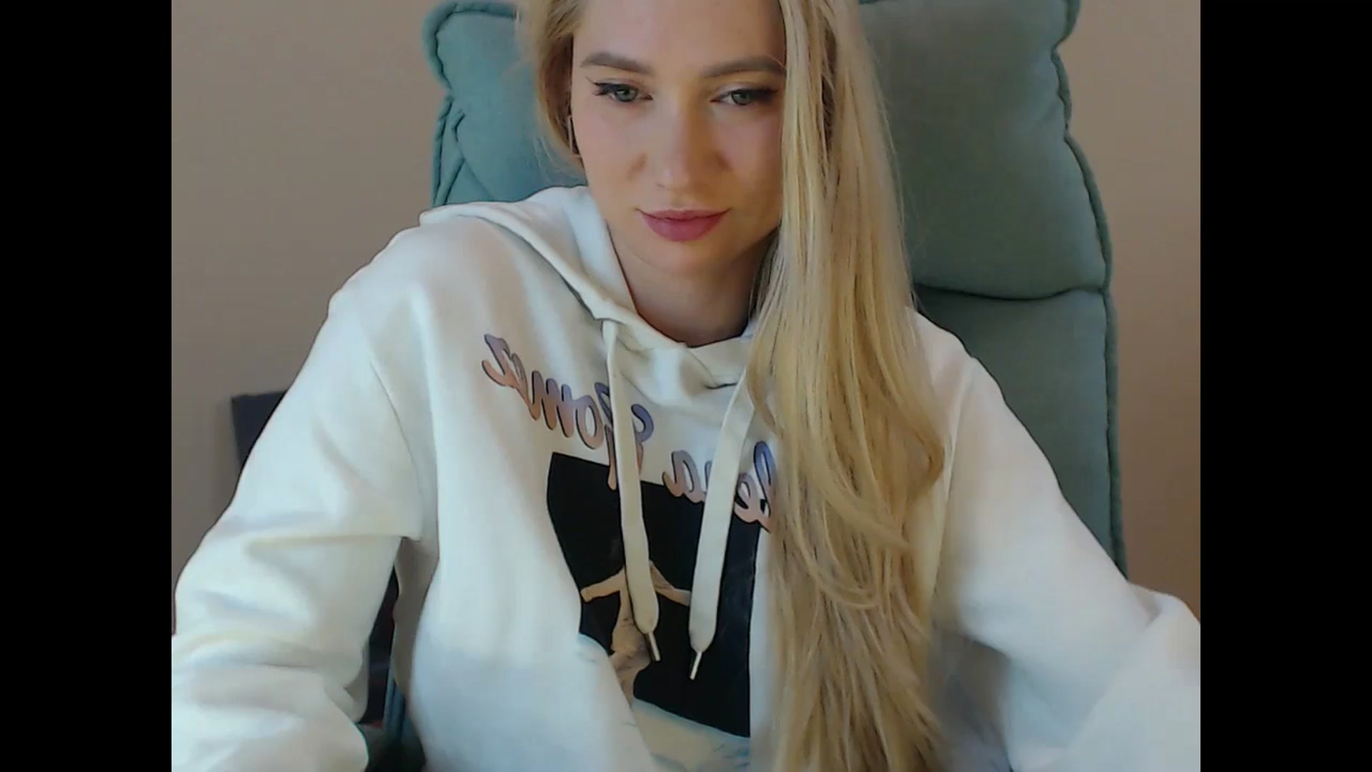 Gallery image thumbnail from Miss_Sylvia's myfreecams stream on, 11/16/2024, 17:33 image 11 of 20