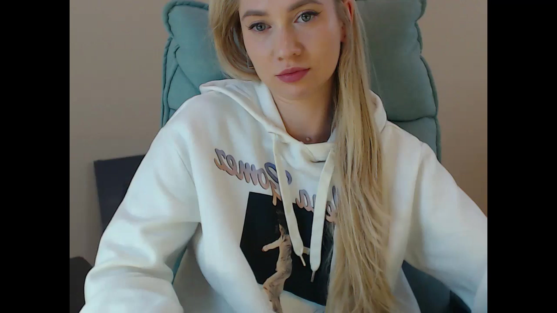 Gallery image thumbnail from Miss_Sylvia's myfreecams stream on, 11/16/2024, 17:33 image 13 of 20