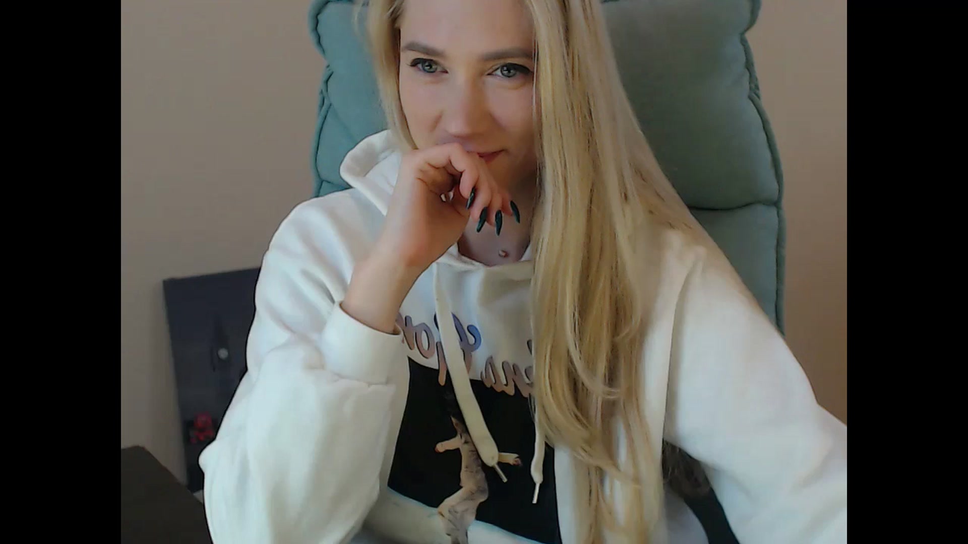 Gallery image thumbnail from Miss_Sylvia's myfreecams stream on, 11/16/2024, 17:33 image 5 of 20