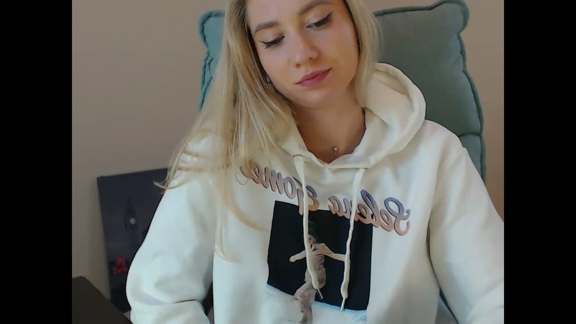 Gallery image thumbnail from Miss_Sylvia's myfreecams stream on, 11/16/2024, 17:55 image 7 of 20