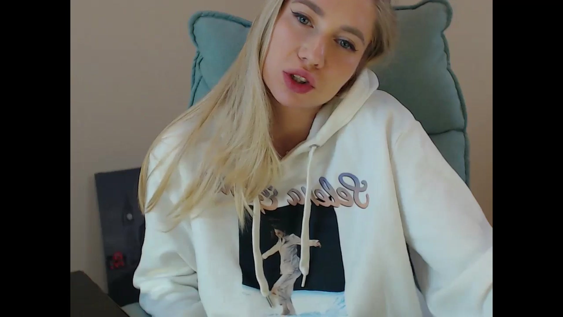 Gallery image thumbnail from Miss_Sylvia's myfreecams stream on, 11/16/2024, 17:55 image 13 of 20