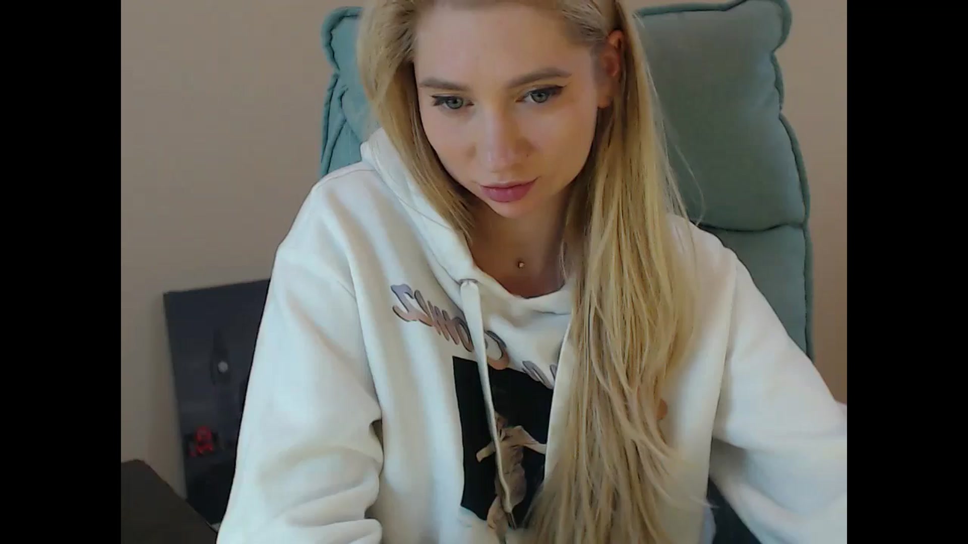 Gallery image thumbnail from Miss_Sylvia's myfreecams stream on, 11/16/2024, 18:55 image 18 of 20