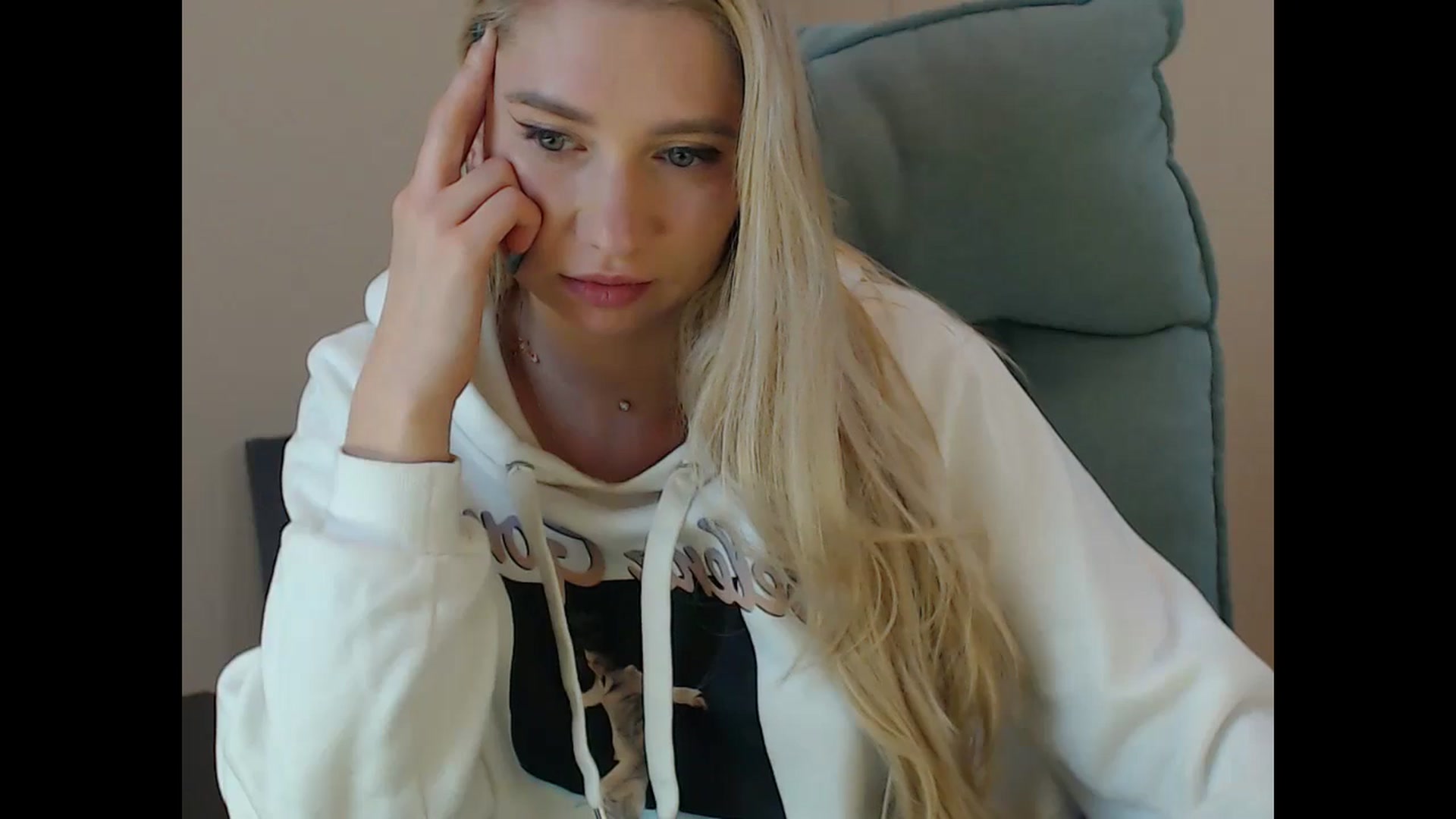 Gallery image thumbnail from Miss_Sylvia's myfreecams stream on, 11/16/2024, 18:55 image 11 of 20