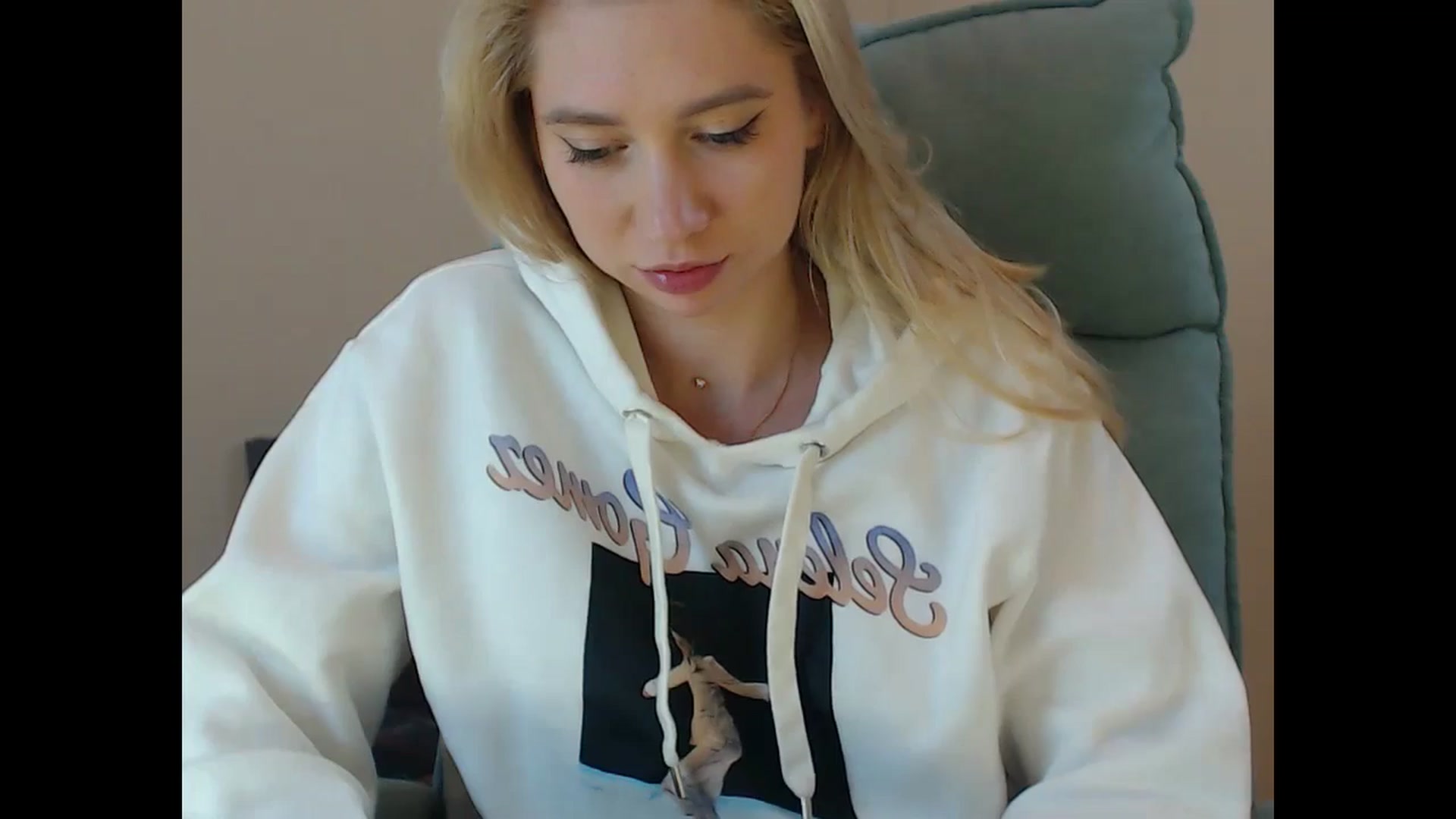 Gallery image thumbnail from Miss_Sylvia's myfreecams stream on, 11/16/2024, 18:55 image 9 of 20