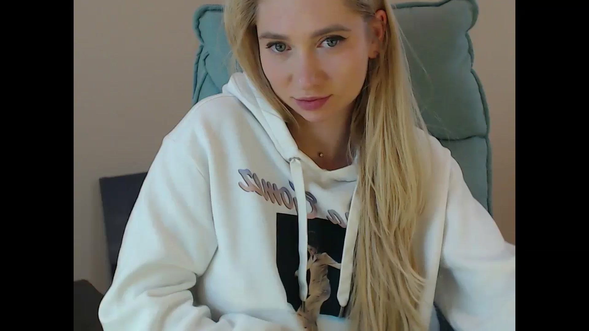 Gallery image thumbnail from Miss_Sylvia's myfreecams stream on, 11/16/2024, 18:55 image 17 of 20