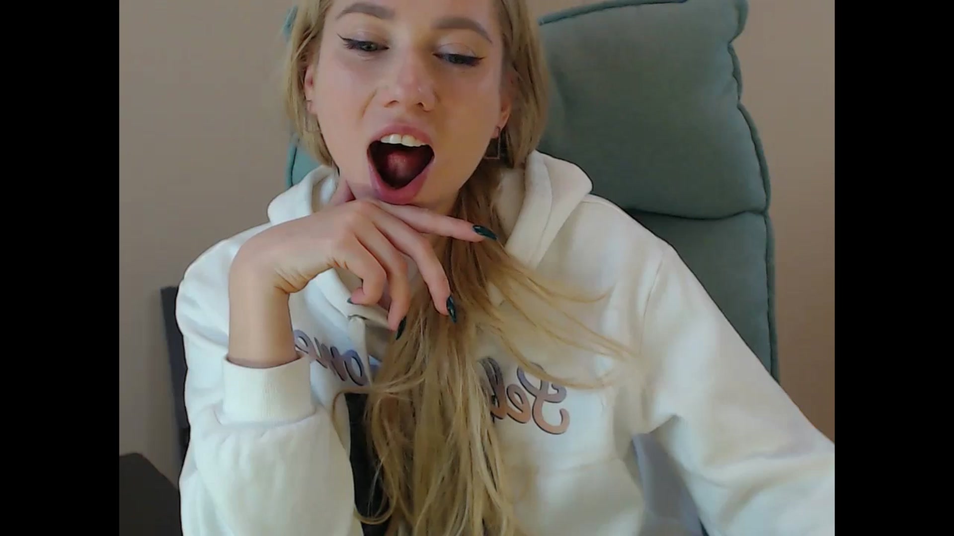 Gallery image thumbnail from Miss_Sylvia's myfreecams stream on, 11/16/2024, 18:55 image 6 of 20