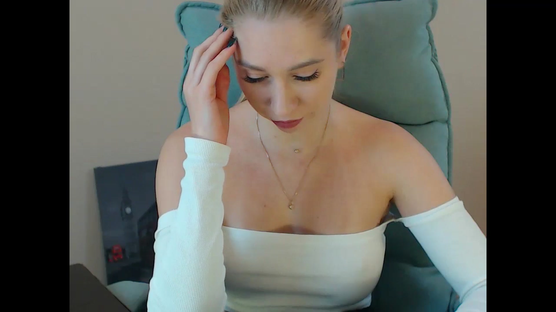 Gallery image thumbnail from Miss_Sylvia's myfreecams stream on, 11/17/2024, 18:30 image 5 of 20