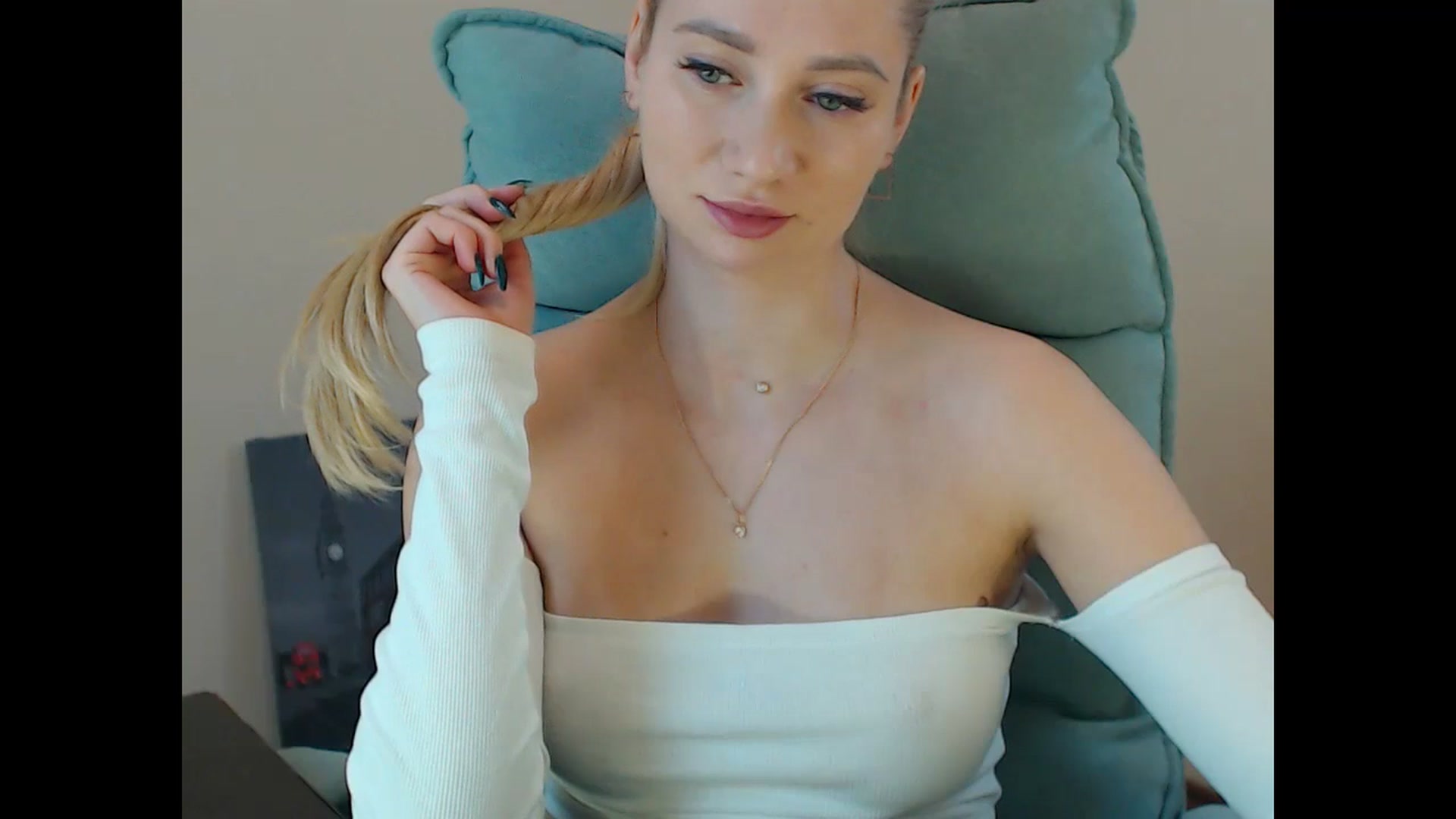 Gallery image thumbnail from Miss_Sylvia's myfreecams stream on, 11/17/2024, 18:30 image 20 of 20