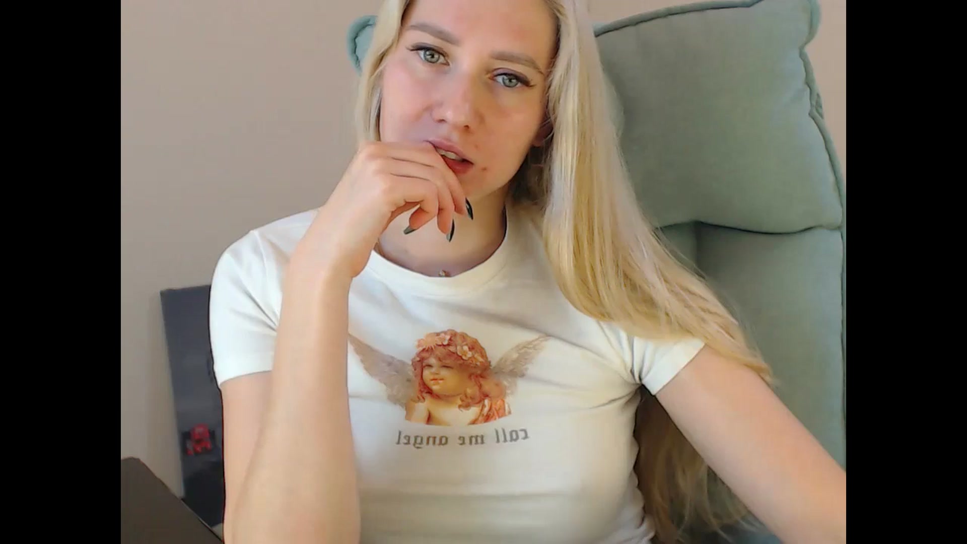 Gallery image thumbnail from Miss_Sylvia's myfreecams stream on, 11/18/2024, 14:41 image 19 of 20