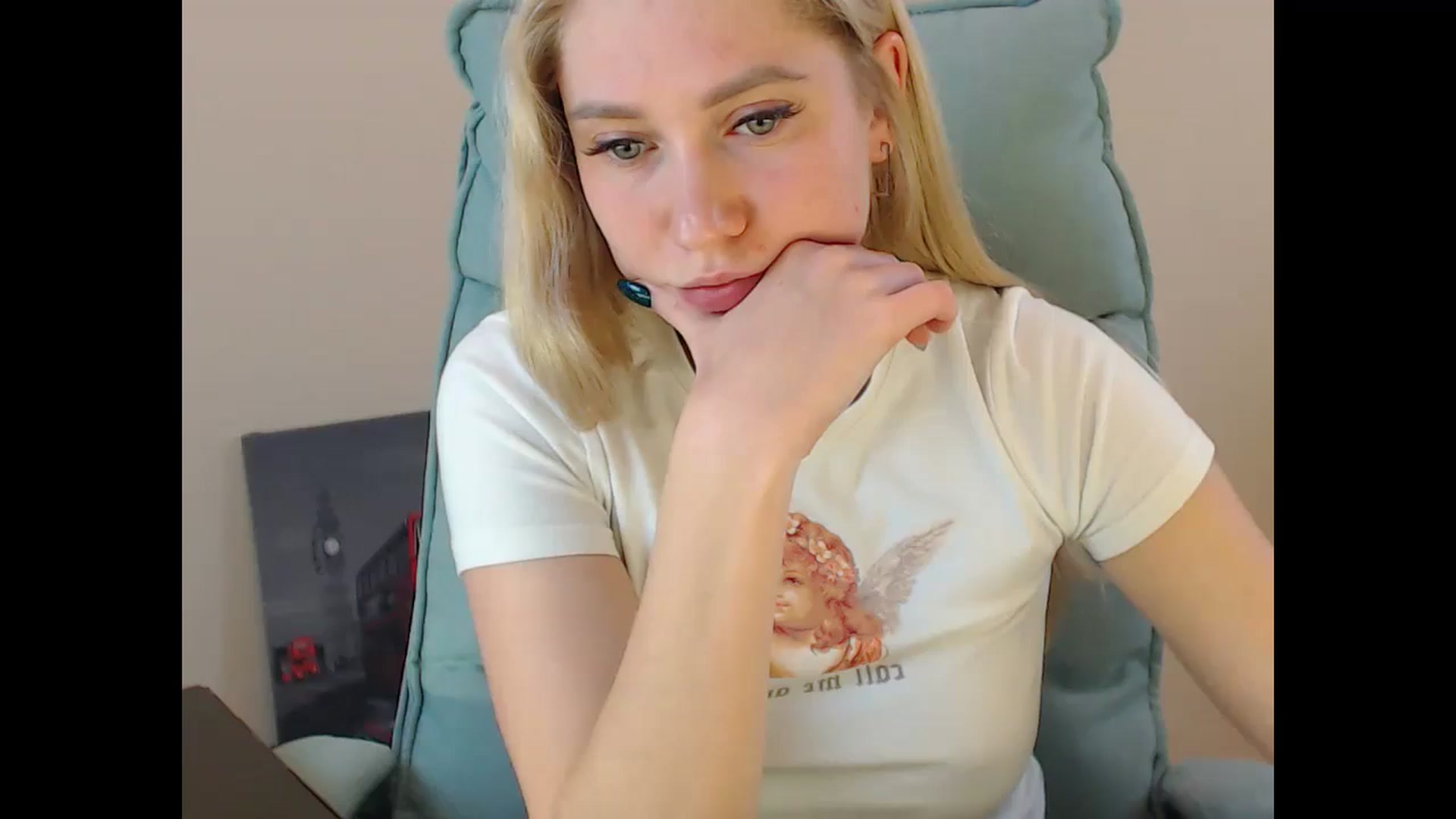 Gallery image thumbnail from Miss_Sylvia's myfreecams stream on, 11/18/2024, 15:53 image 1 of 20