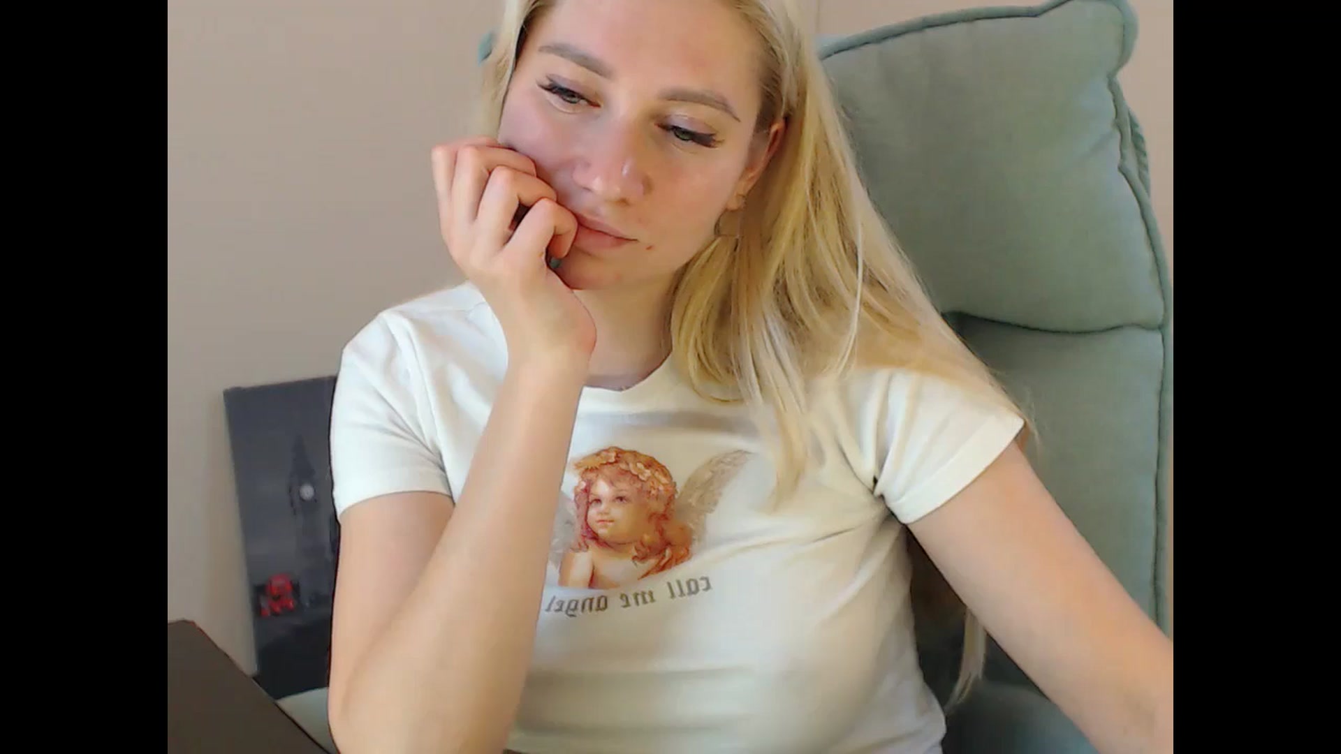 Gallery image thumbnail from Miss_Sylvia's myfreecams stream on, 11/18/2024, 17:05 image 14 of 20