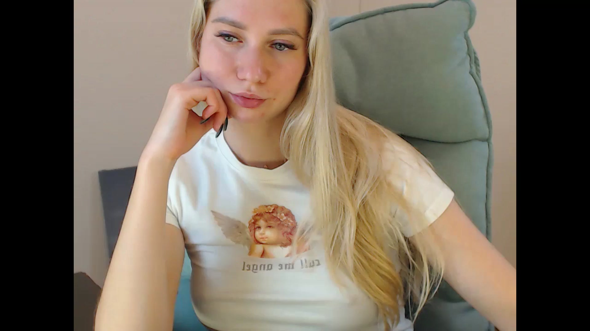 Gallery image thumbnail from Miss_Sylvia's myfreecams stream on, 11/18/2024, 17:05 image 1 of 20