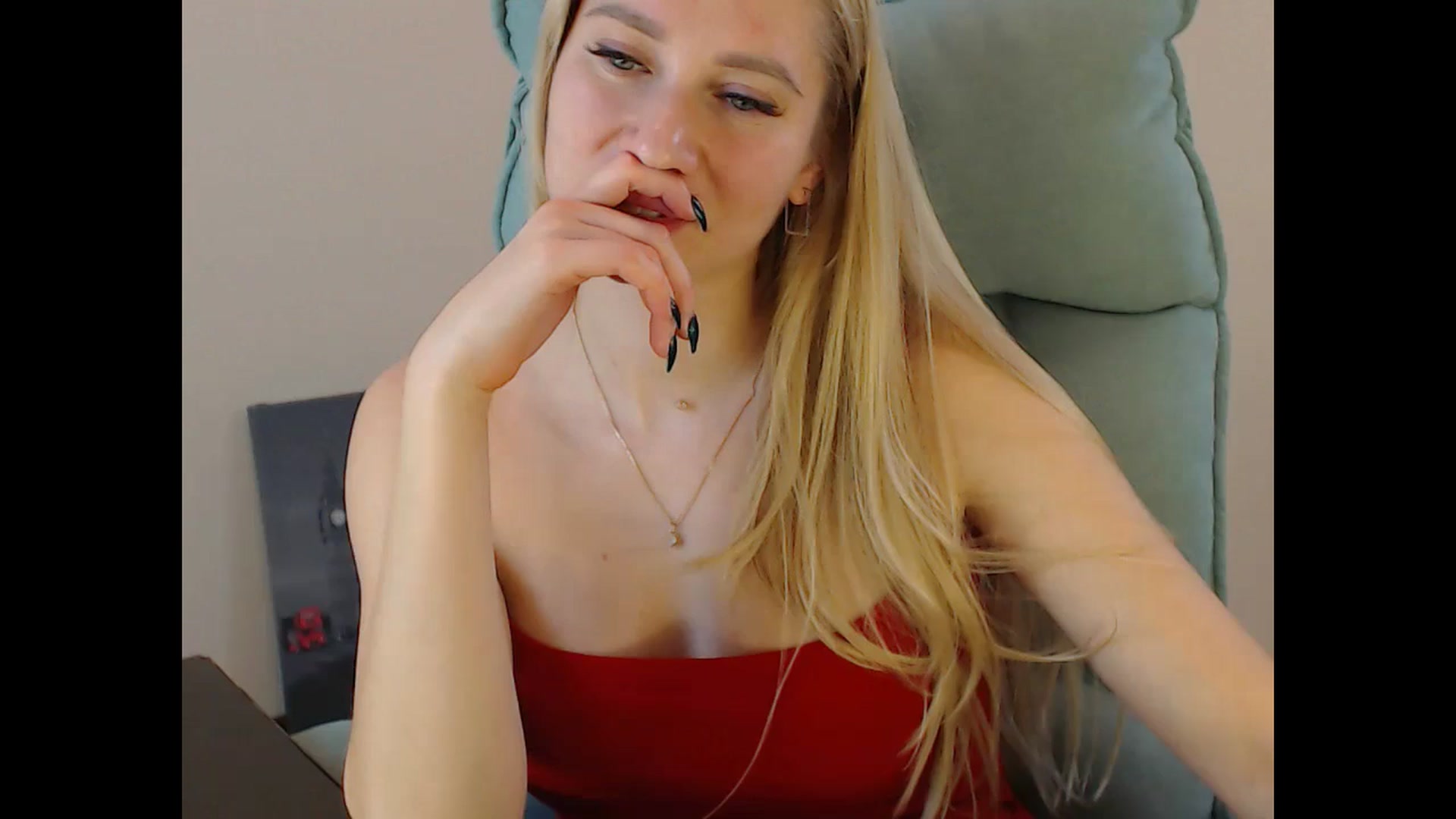 Gallery image thumbnail from Miss_Sylvia's myfreecams stream on, 11/19/2024, 17:57 image 6 of 20