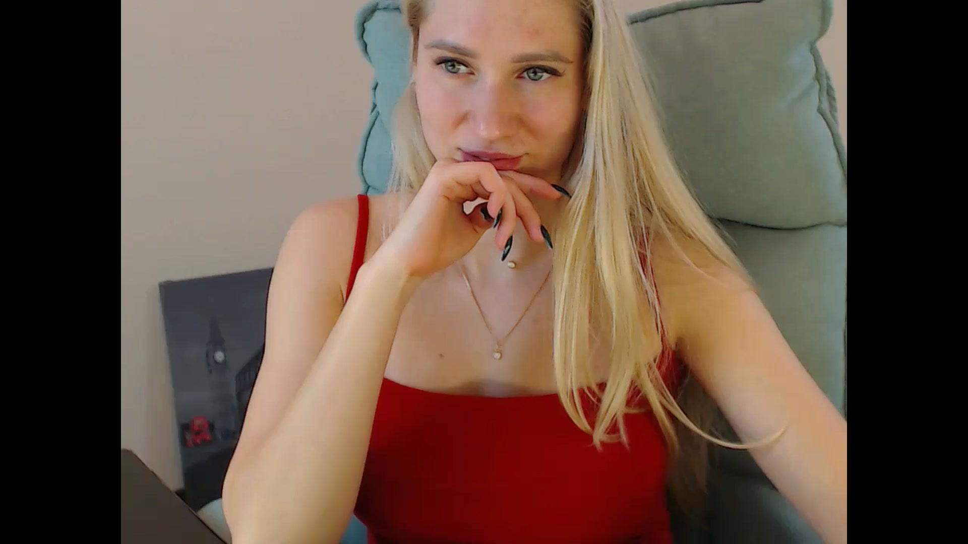 Gallery image thumbnail from Miss_Sylvia's myfreecams stream on, 11/19/2024, 18:31 image 12 of 20