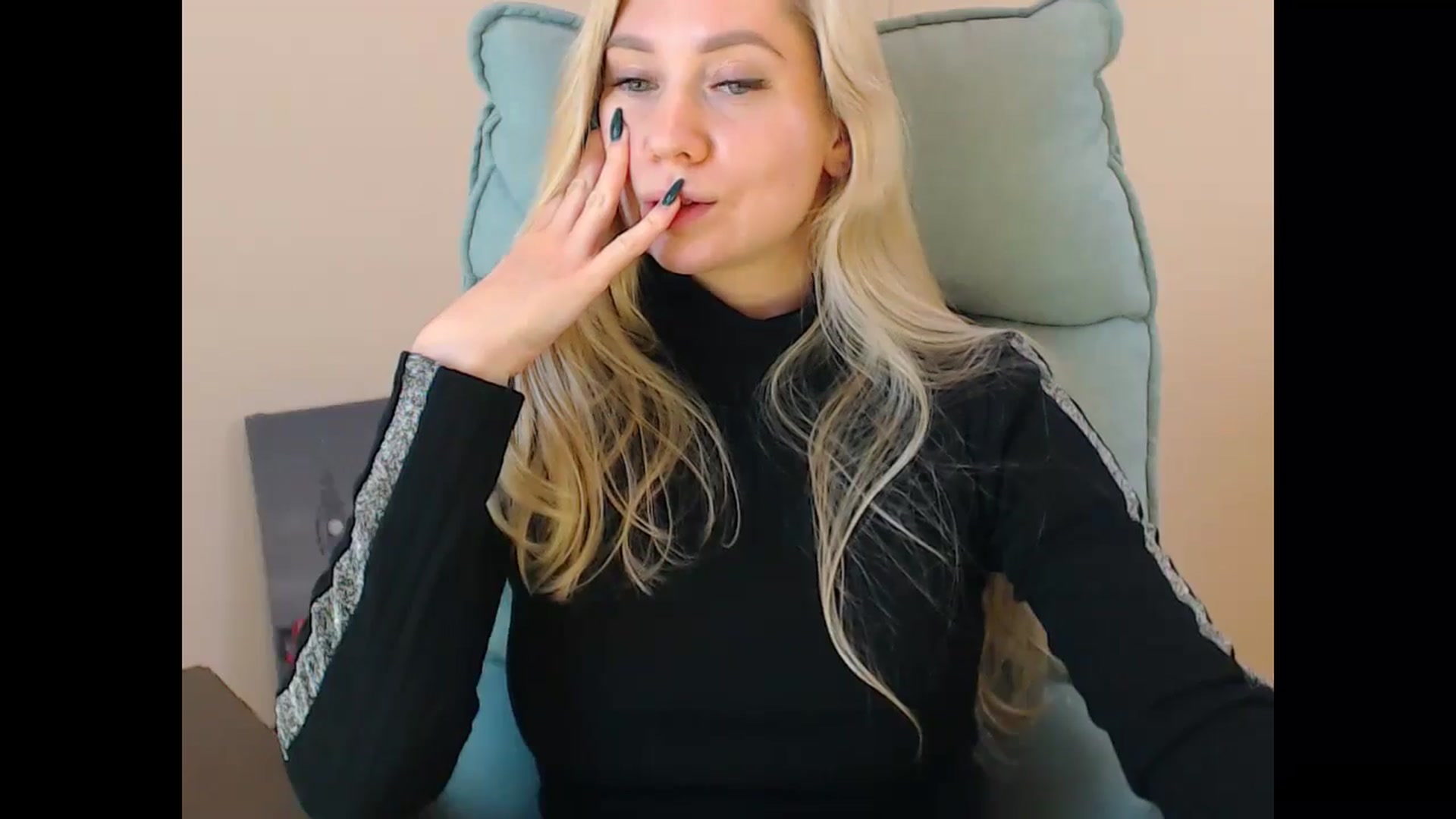 Gallery image thumbnail from Miss_Sylvia's myfreecams stream on, 11/20/2024, 19:25 image 16 of 20