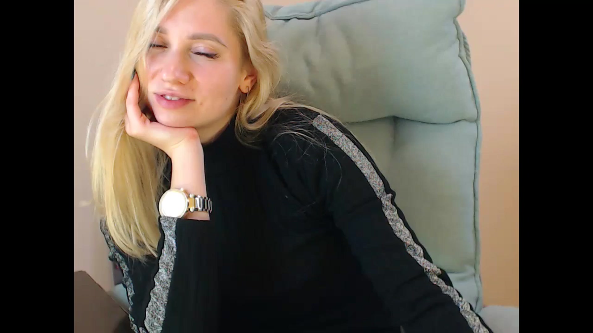 Gallery image thumbnail from Miss_Sylvia's myfreecams stream on, 11/20/2024, 19:25 image 12 of 20