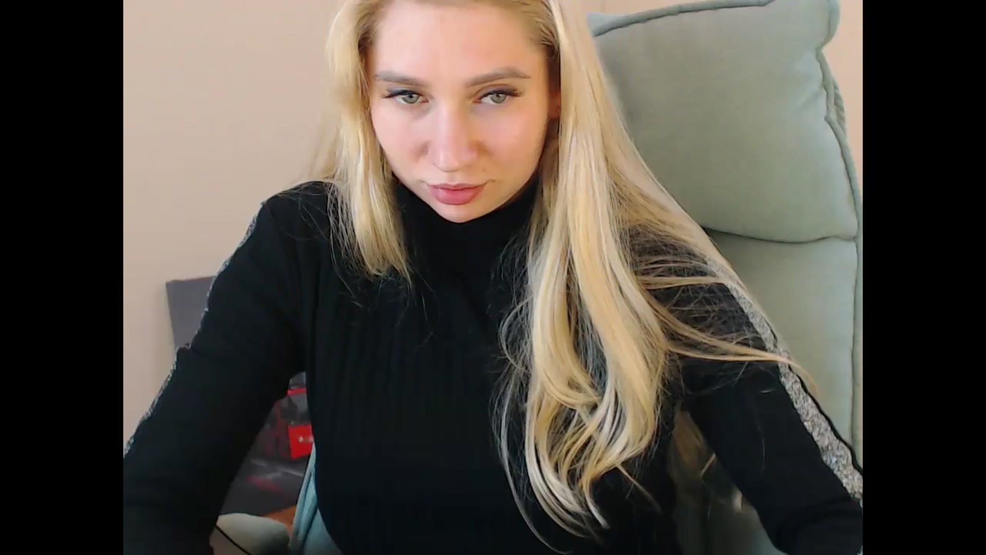 Gallery image thumbnail from Miss_Sylvia's myfreecams stream on, 11/20/2024, 19:25 image 18 of 20