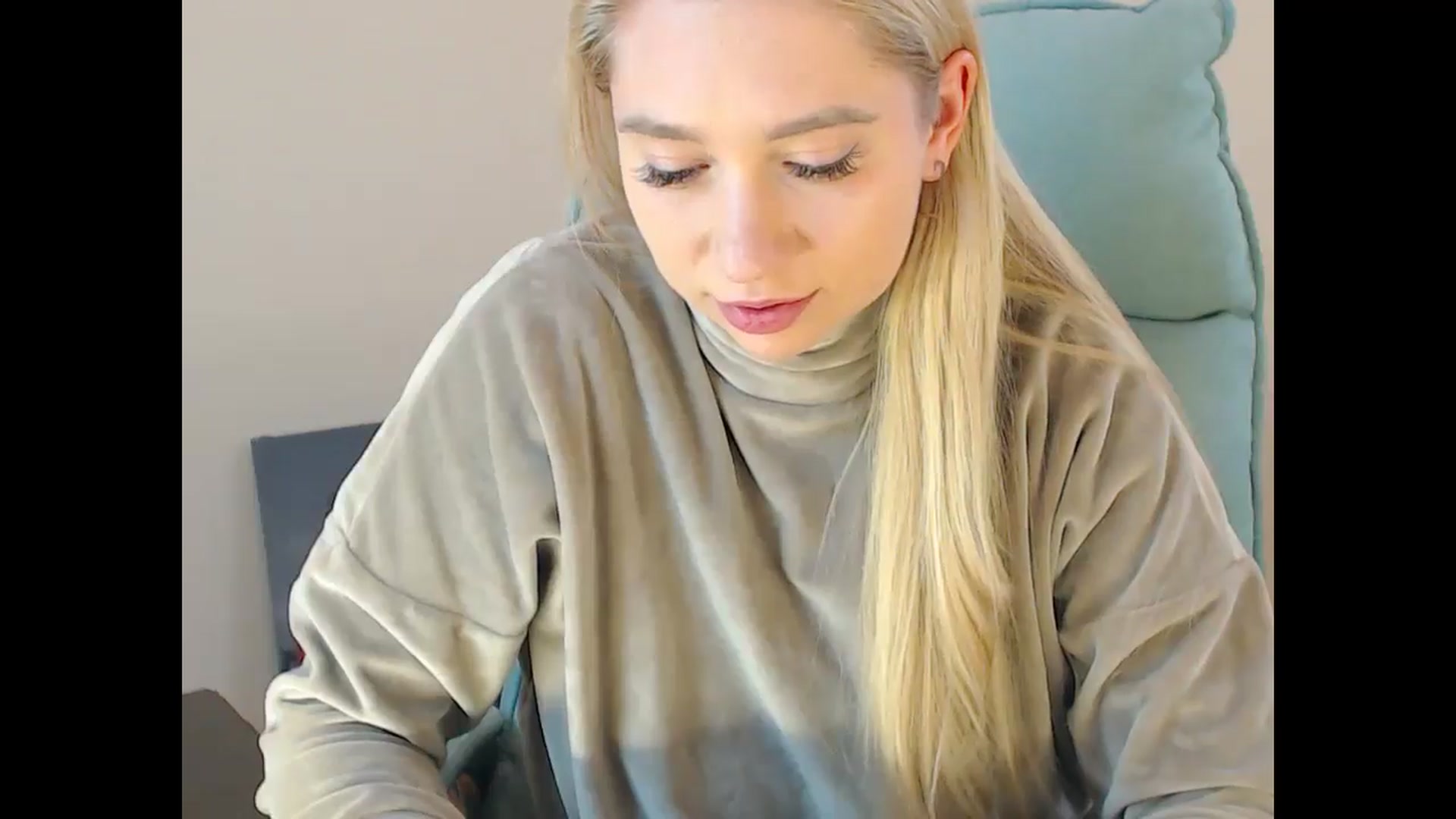 Gallery image thumbnail from Miss_Sylvia's myfreecams stream on, 11/23/2024, 19:22 image 16 of 20