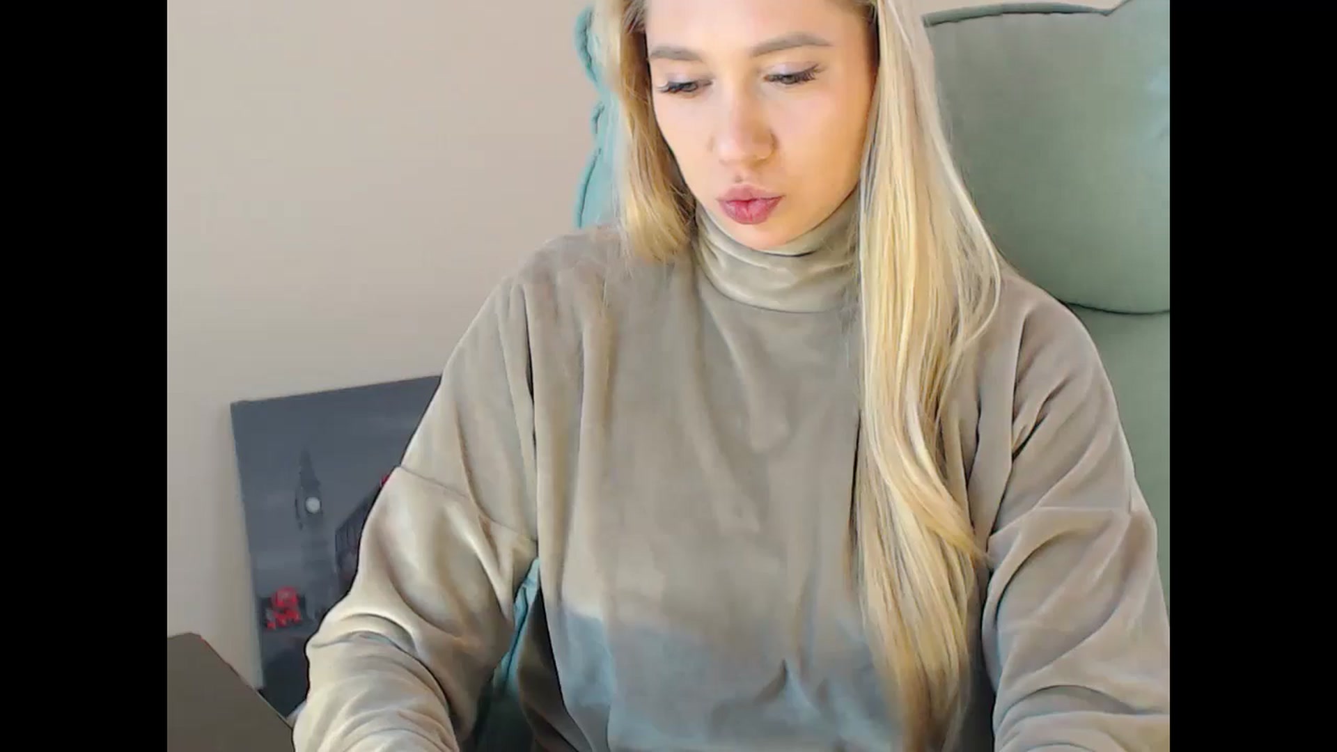 Gallery image thumbnail from Miss_Sylvia's myfreecams stream on, 11/23/2024, 19:22 image 18 of 20