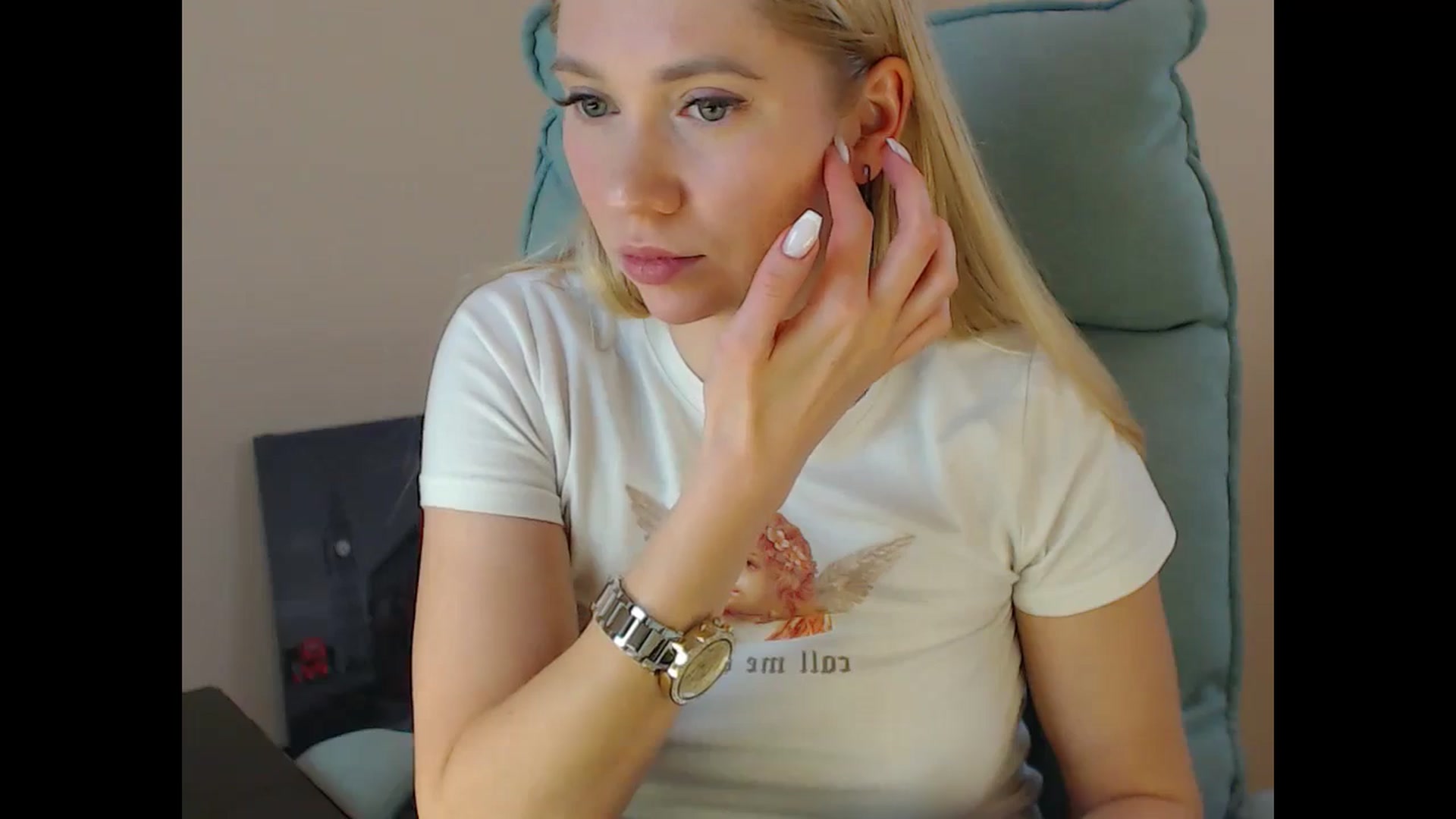Gallery image thumbnail from Miss_Sylvia's myfreecams stream on, 11/24/2024, 18:45 image 8 of 20