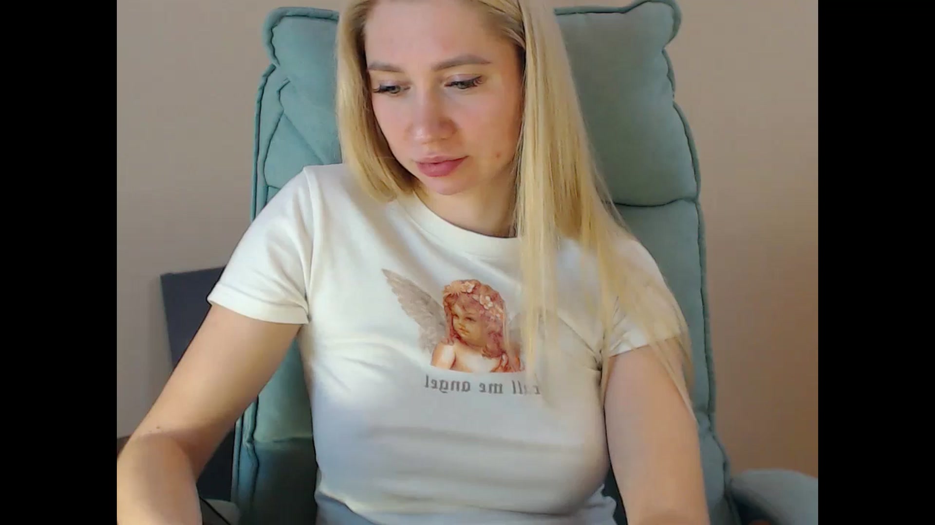 Gallery image thumbnail from Miss_Sylvia's myfreecams stream on, 11/25/2024, 19:20 image 13 of 20
