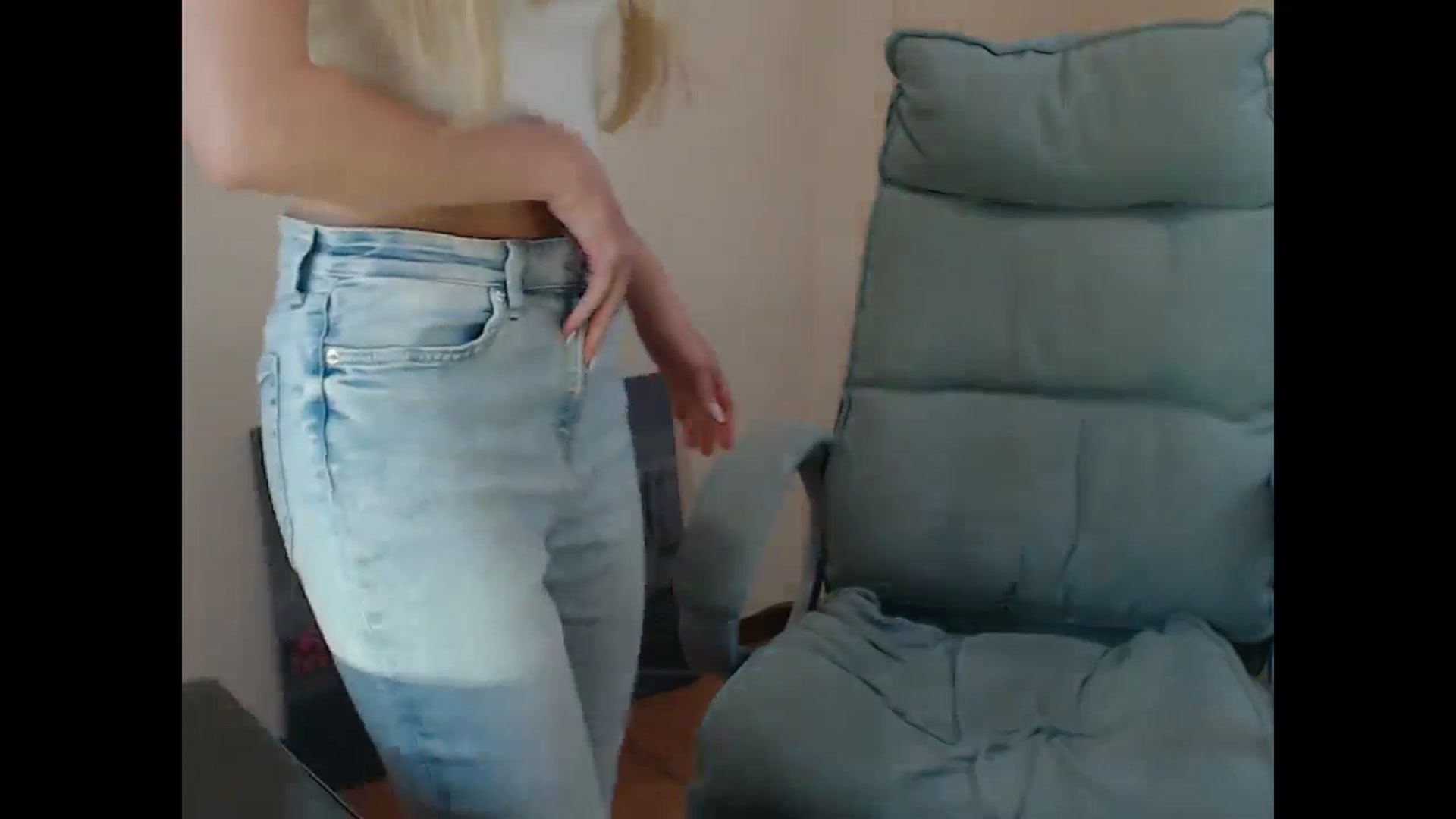 Gallery image thumbnail from Miss_Sylvia's myfreecams stream on, 11/25/2024, 19:20 image 15 of 20