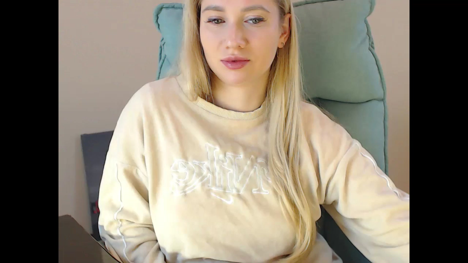 Gallery image thumbnail from Miss_Sylvia's myfreecams stream on, 11/26/2024, 19:02 image 4 of 20