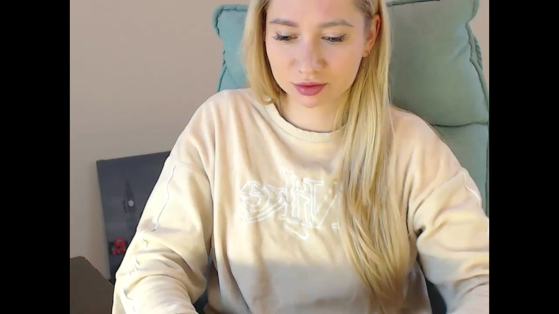 Gallery image thumbnail from Miss_Sylvia's myfreecams stream on, 11/26/2024, 19:02 image 1 of 20