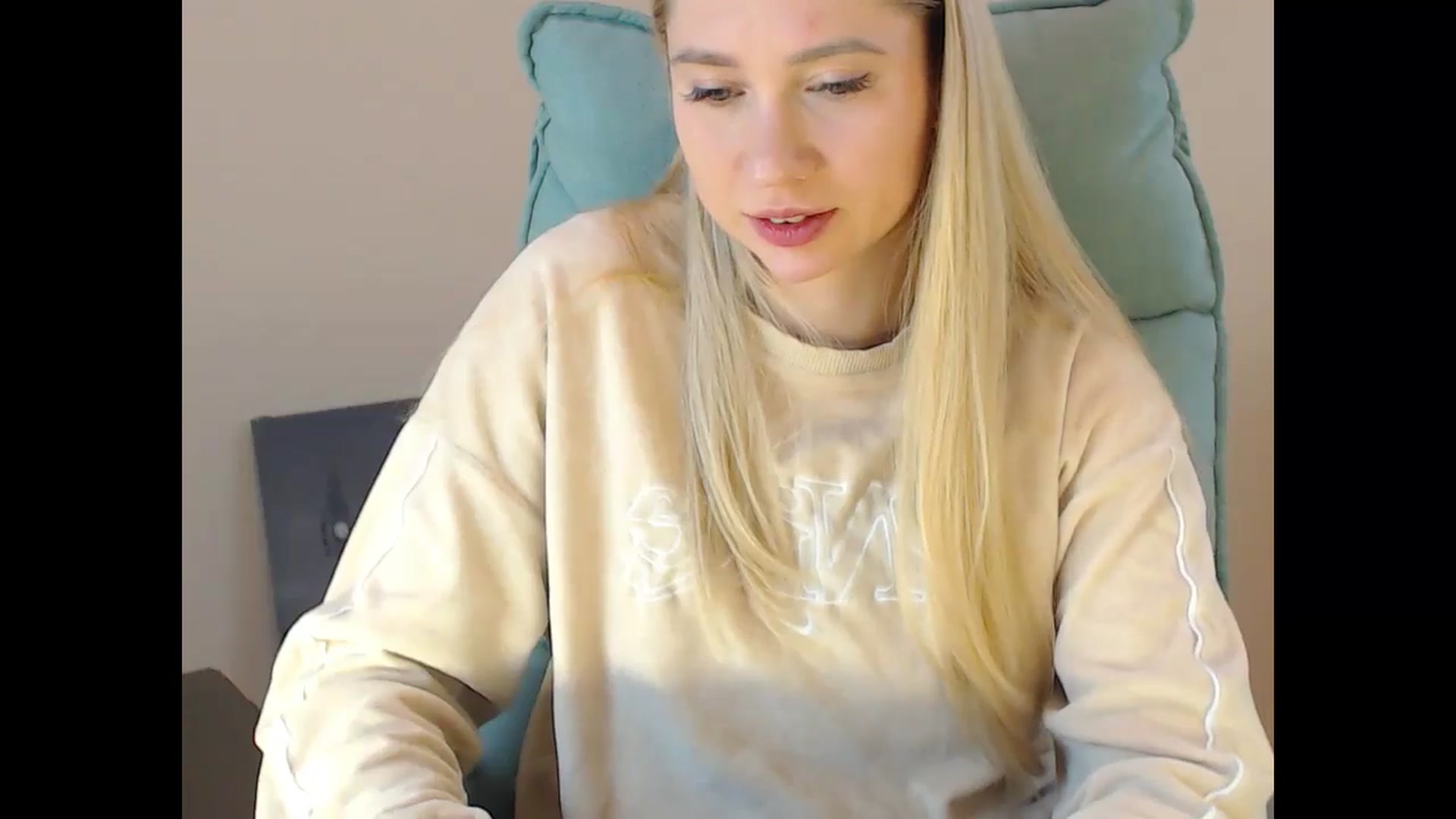 Gallery image thumbnail from Miss_Sylvia's myfreecams stream on, 11/26/2024, 19:02 image 16 of 20