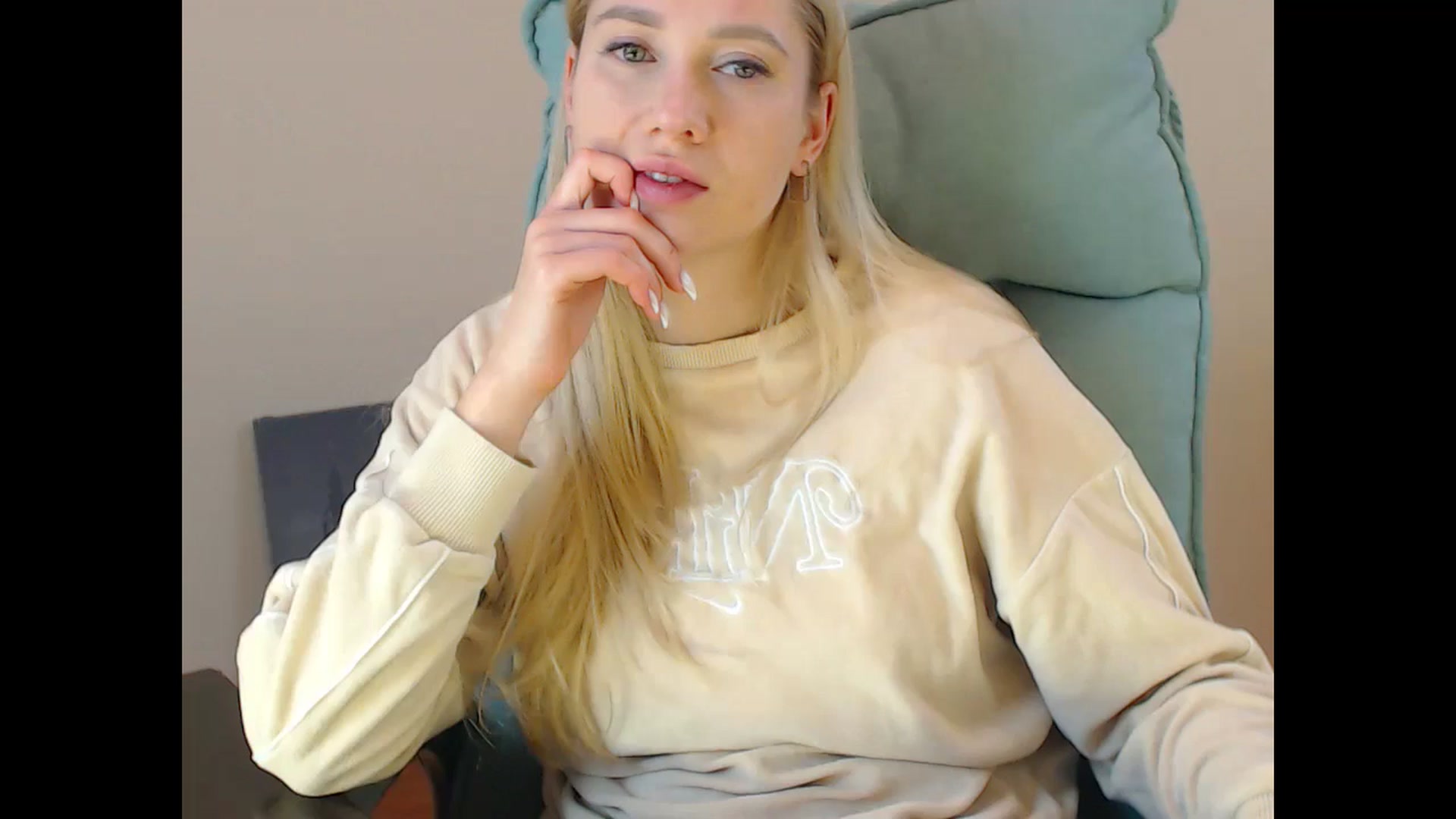 Gallery image thumbnail from Miss_Sylvia's myfreecams stream on, 11/26/2024, 19:29 image 6 of 20