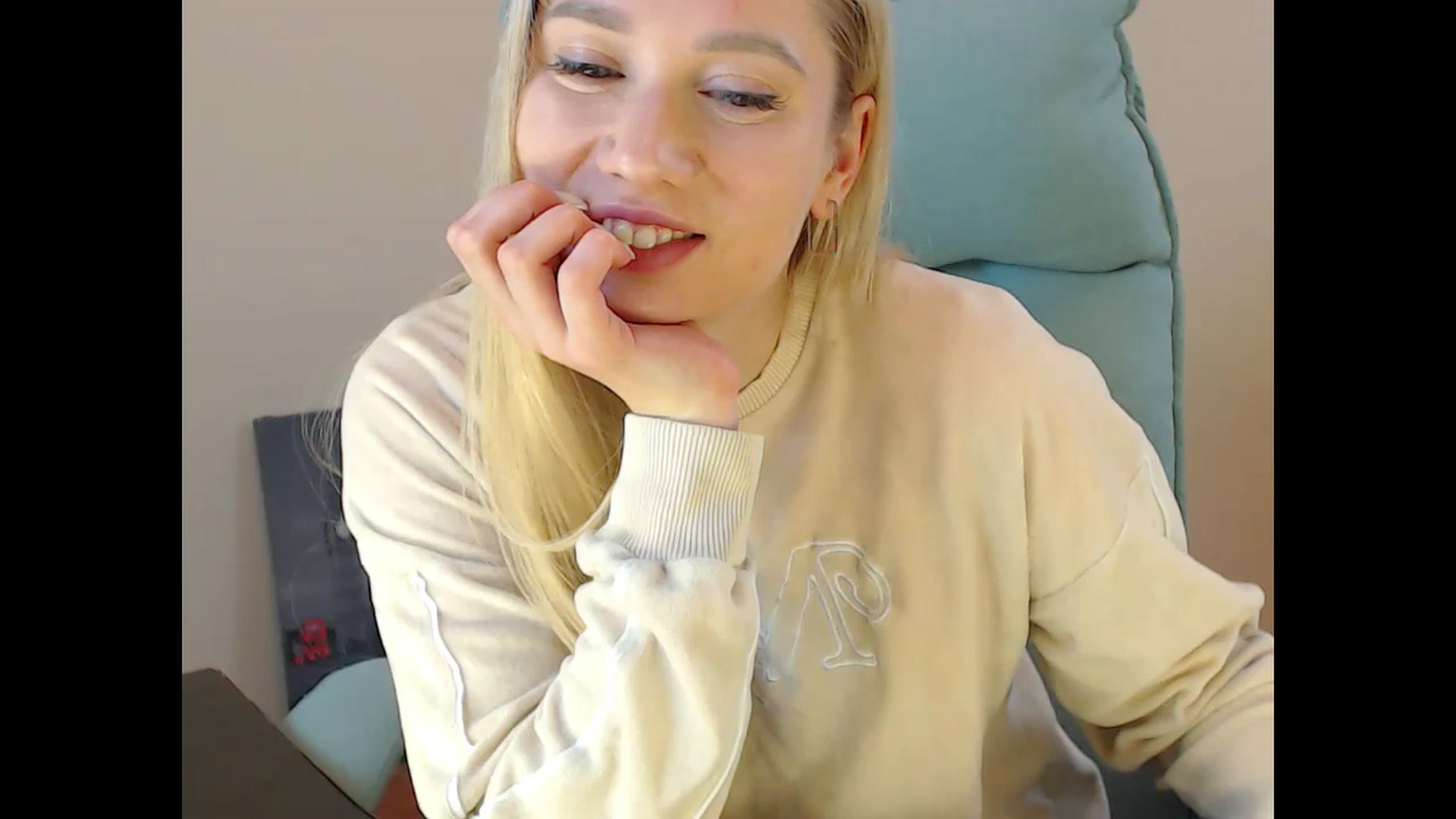 Gallery image thumbnail from Miss_Sylvia's myfreecams stream on, 11/26/2024, 19:29 image 16 of 20