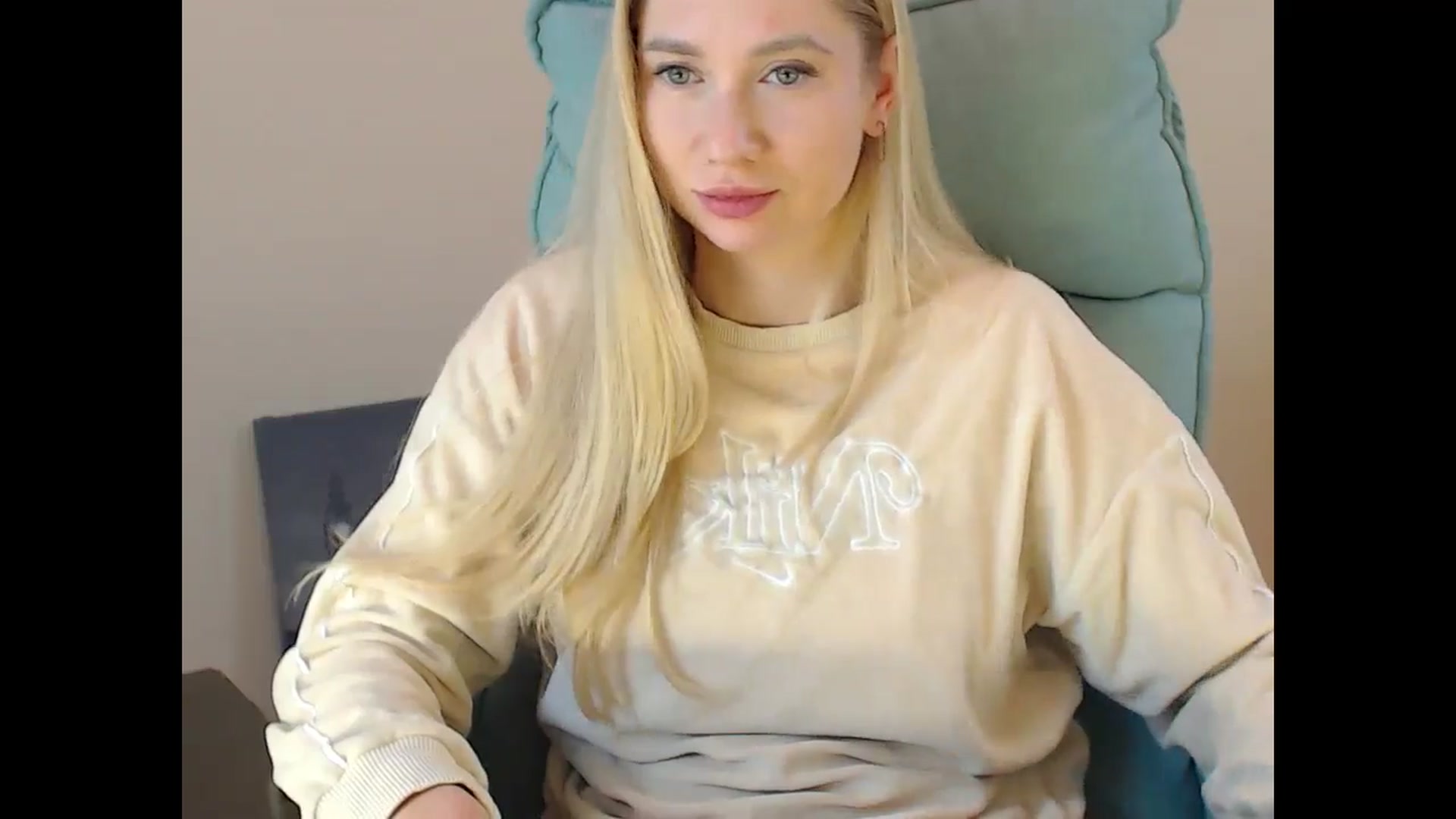 Gallery image thumbnail from Miss_Sylvia's myfreecams stream on, 11/26/2024, 19:29 image 7 of 20