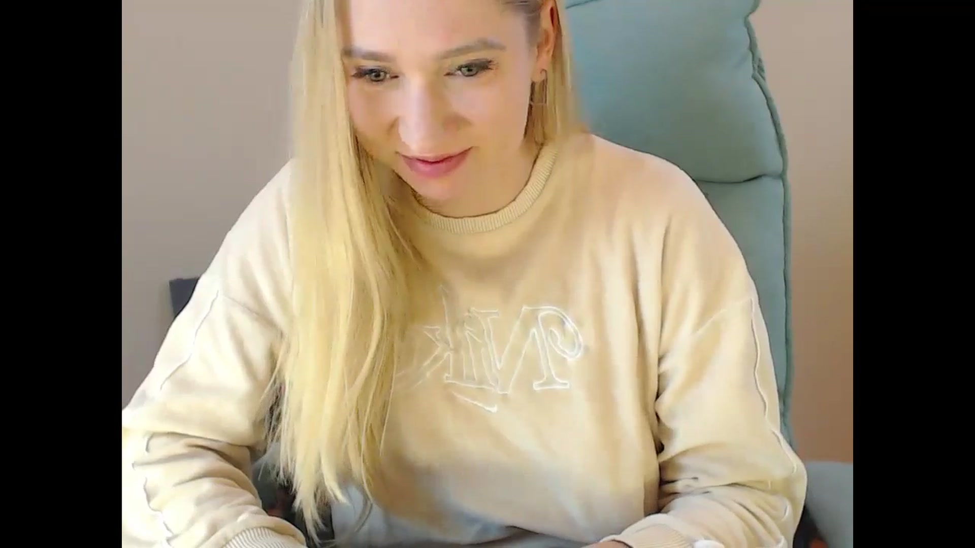 Gallery image thumbnail from Miss_Sylvia's myfreecams stream on, 11/26/2024, 19:29 image 15 of 20