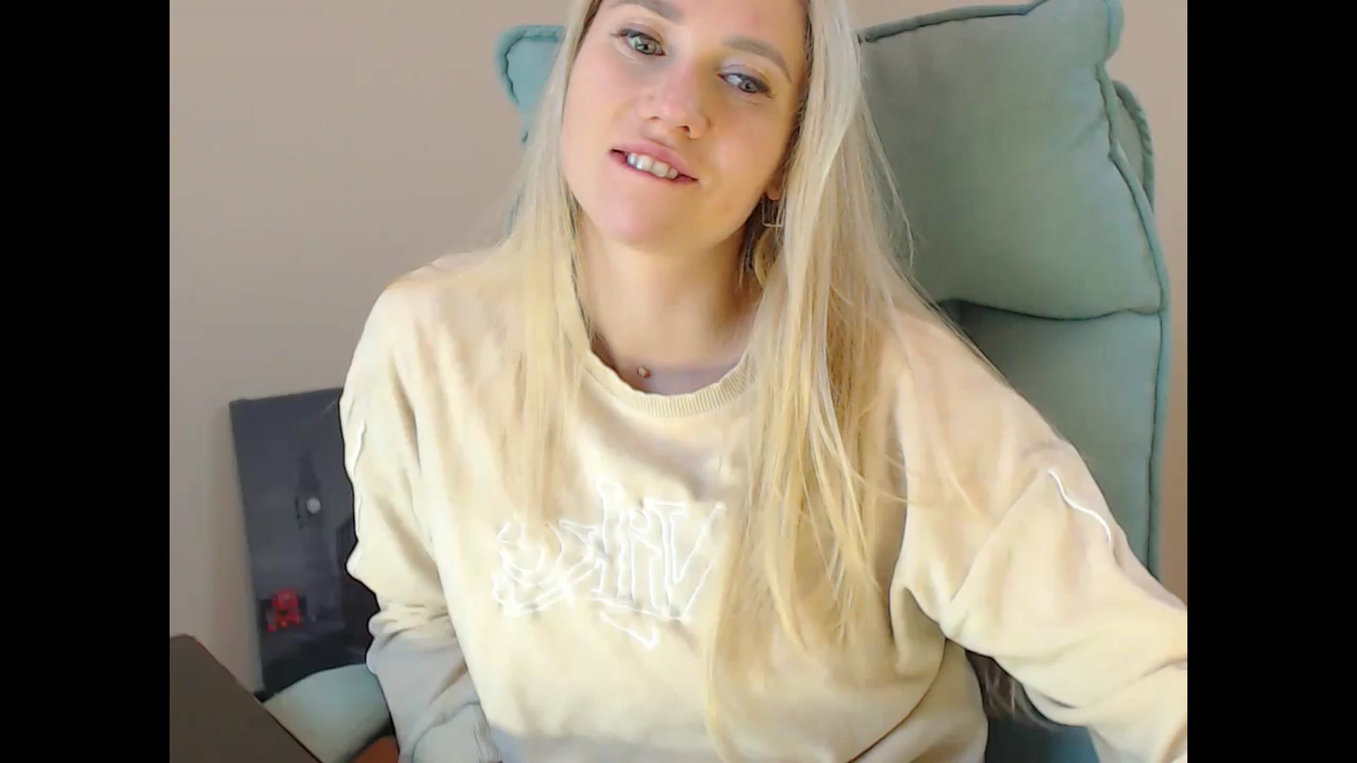 Gallery image thumbnail from Miss_Sylvia's myfreecams stream on, 11/26/2024, 20:38 image 5 of 20