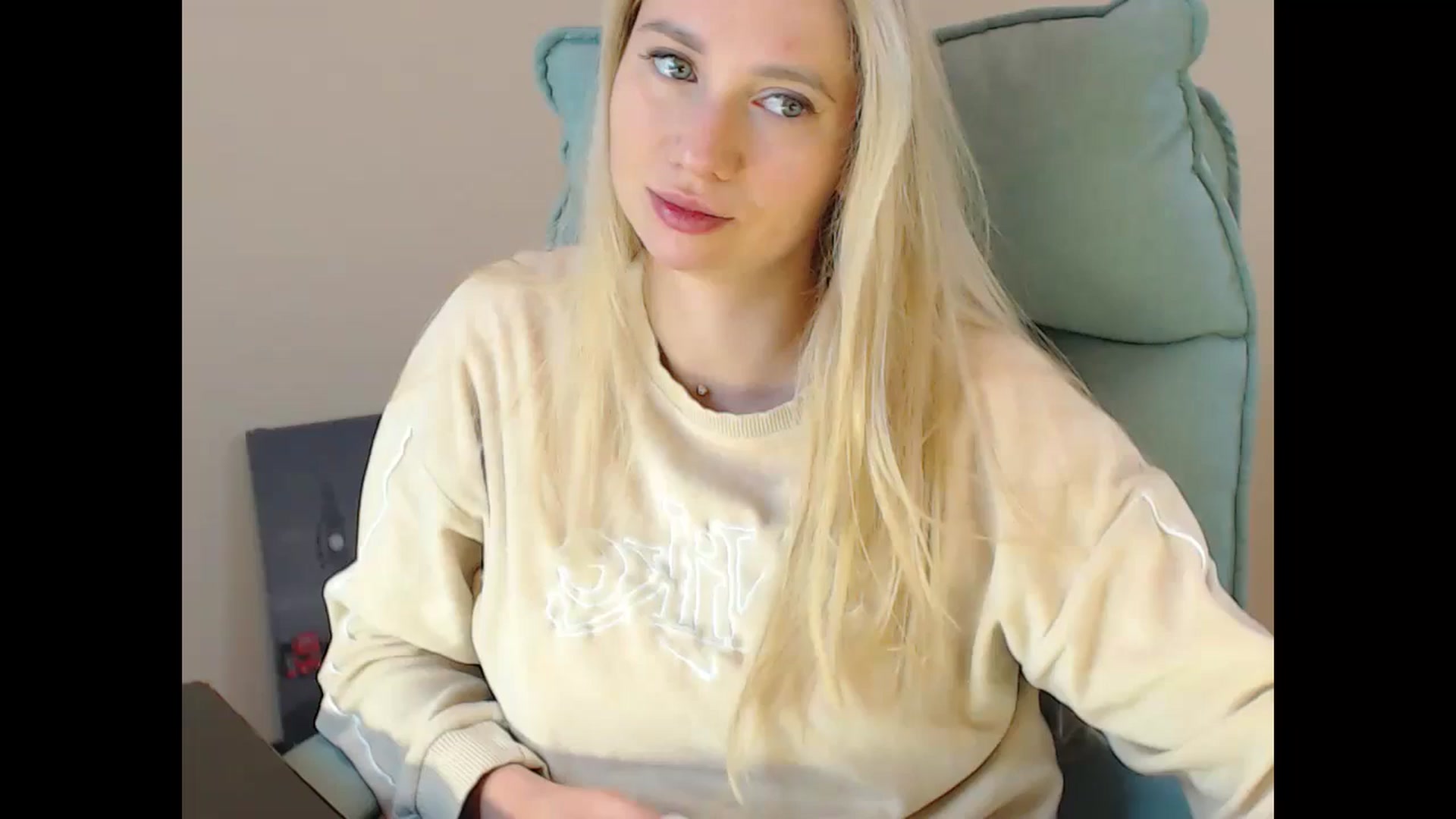 Gallery image thumbnail from Miss_Sylvia's myfreecams stream on, 11/26/2024, 20:38 image 4 of 20