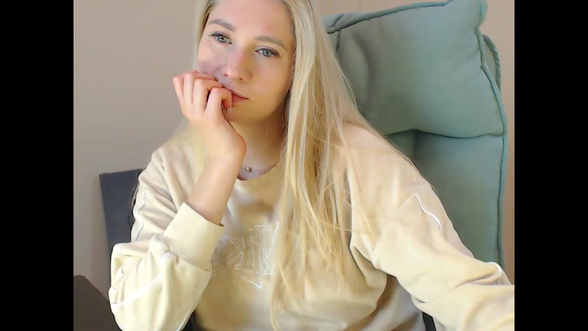 Gallery image thumbnail from Miss_Sylvia's myfreecams stream on, 11/26/2024, 20:38 image 6 of 20