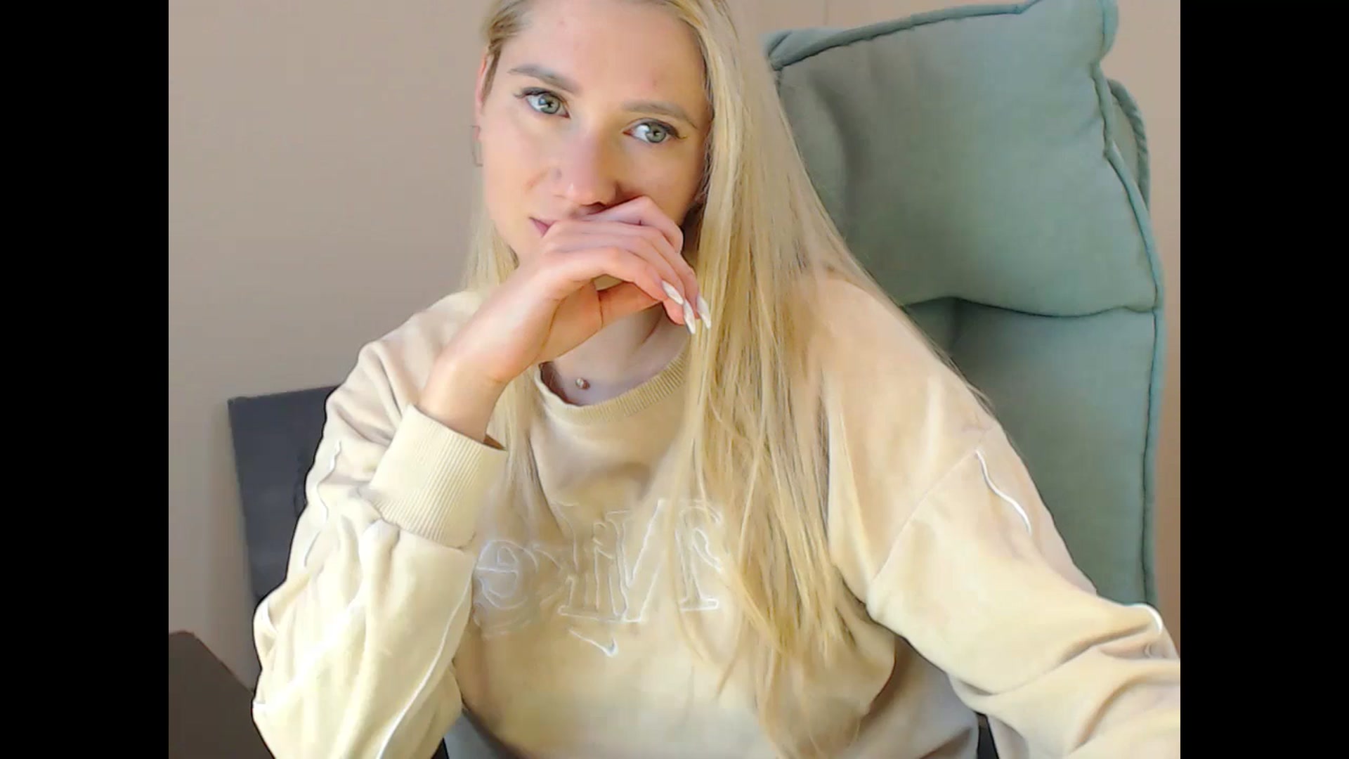 Gallery image thumbnail from Miss_Sylvia's myfreecams stream on, 11/26/2024, 20:38 image 12 of 20