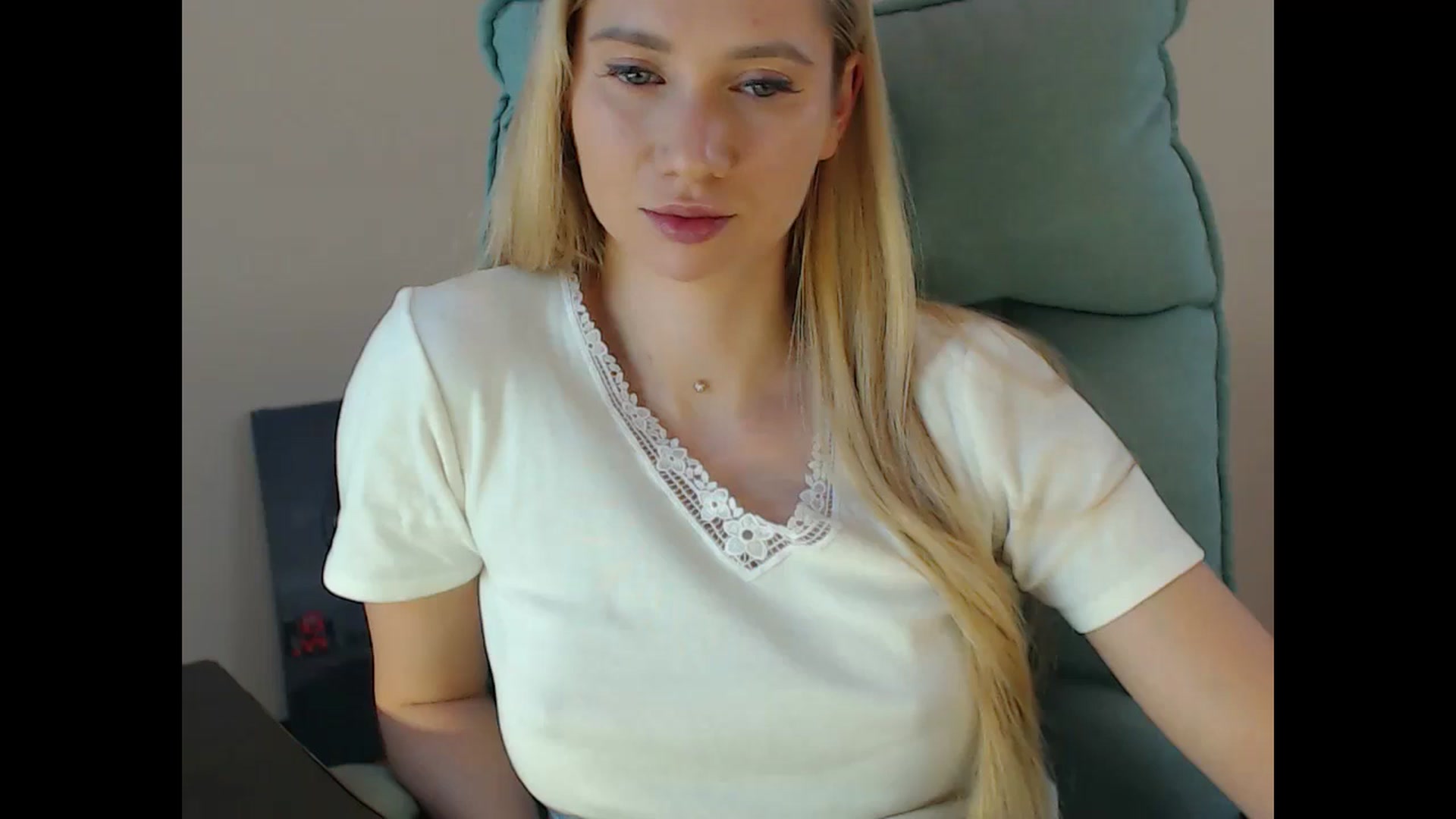 Gallery image thumbnail from Miss_Sylvia's myfreecams stream on, 11/28/2024, 15:32 image 9 of 20