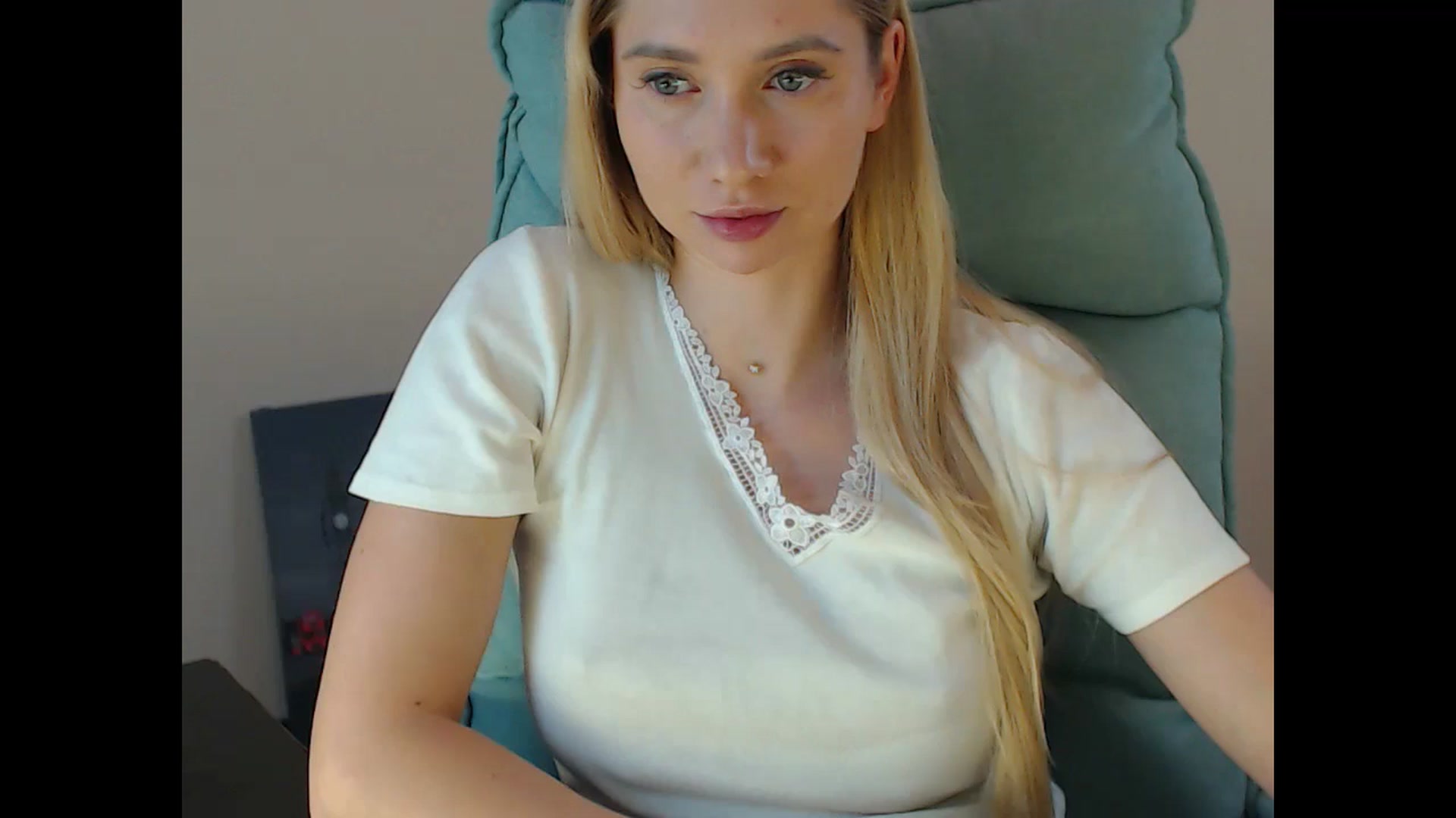 Gallery image thumbnail from Miss_Sylvia's myfreecams stream on, 11/28/2024, 15:32 image 6 of 20