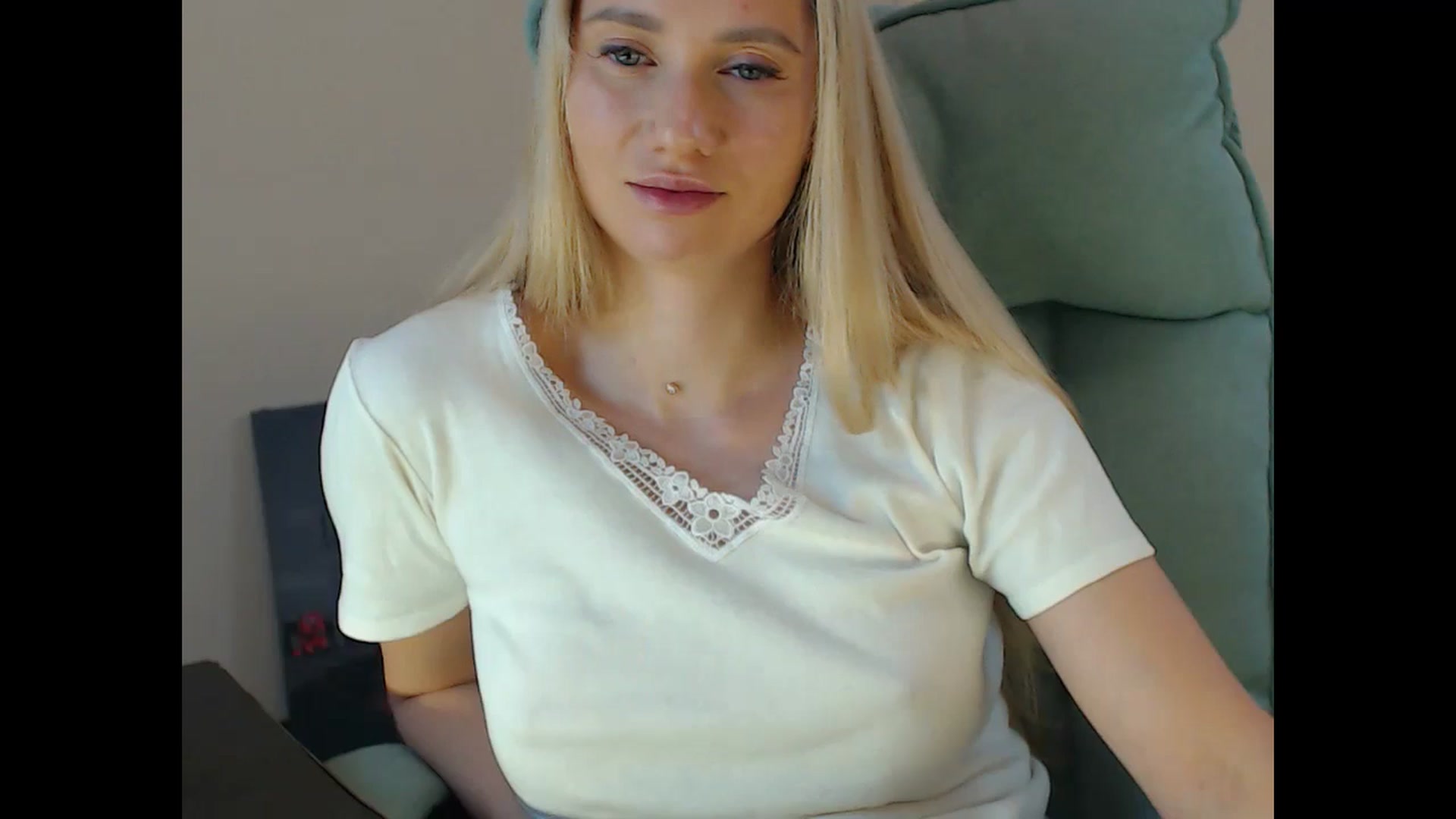 Gallery image thumbnail from Miss_Sylvia's myfreecams stream on, 11/28/2024, 15:32 image 19 of 20