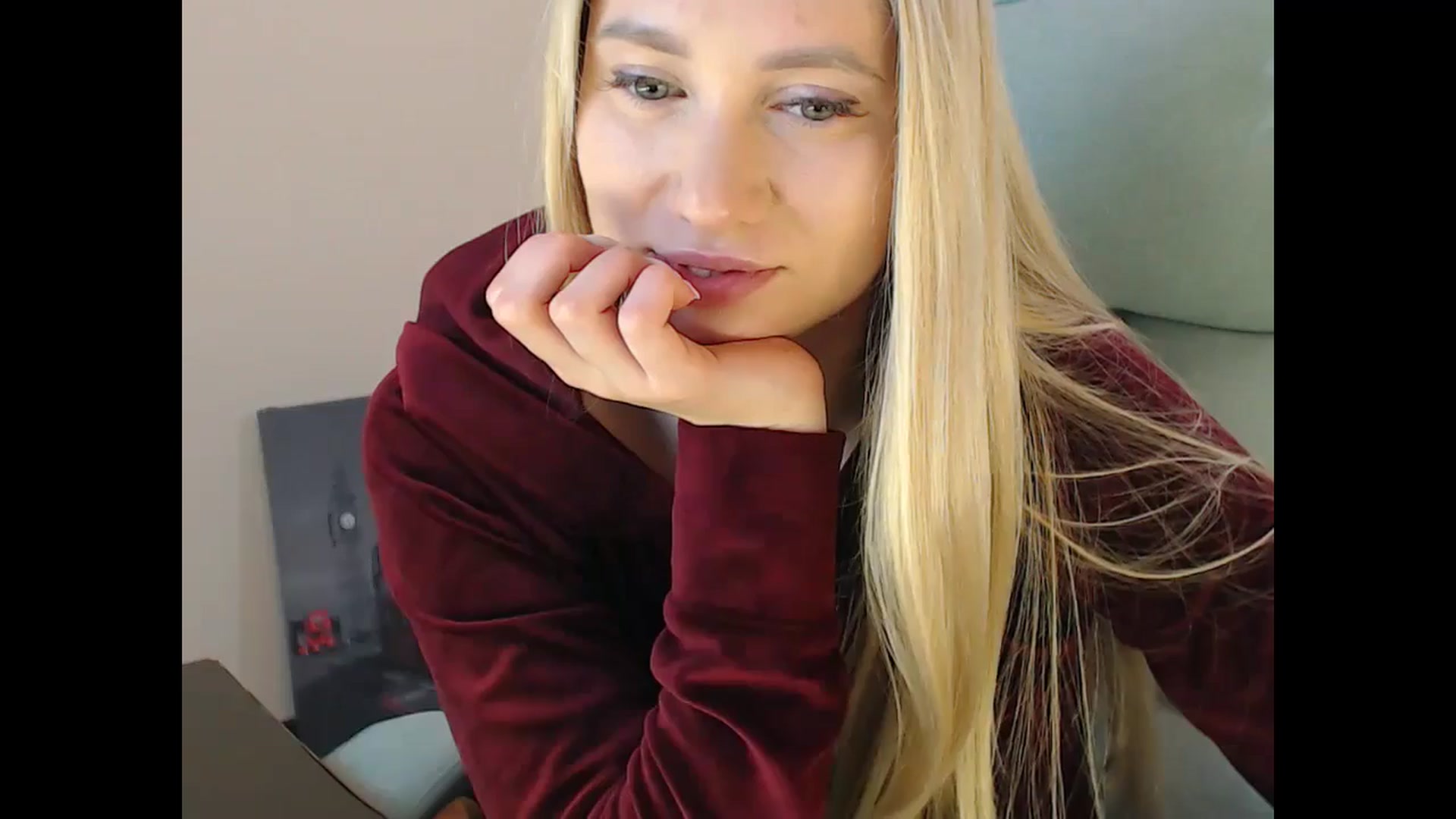 Gallery image thumbnail from Miss_Sylvia's myfreecams stream on, 11/29/2024, 19:56 image 16 of 20
