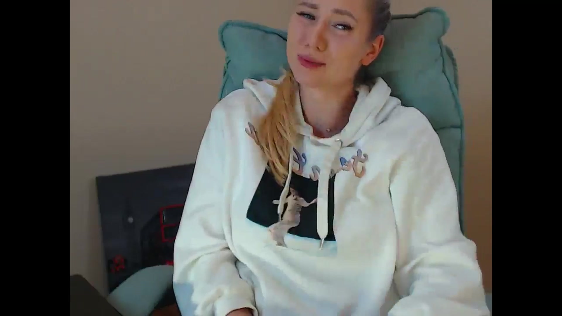 Gallery image thumbnail from Miss_Sylvia's myfreecams stream on, 12/01/2024, 19:34 image 3 of 20