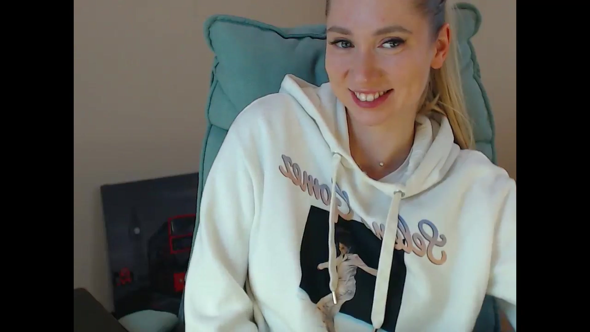 Gallery image thumbnail from Miss_Sylvia's myfreecams stream on, 12/01/2024, 19:34 image 14 of 20