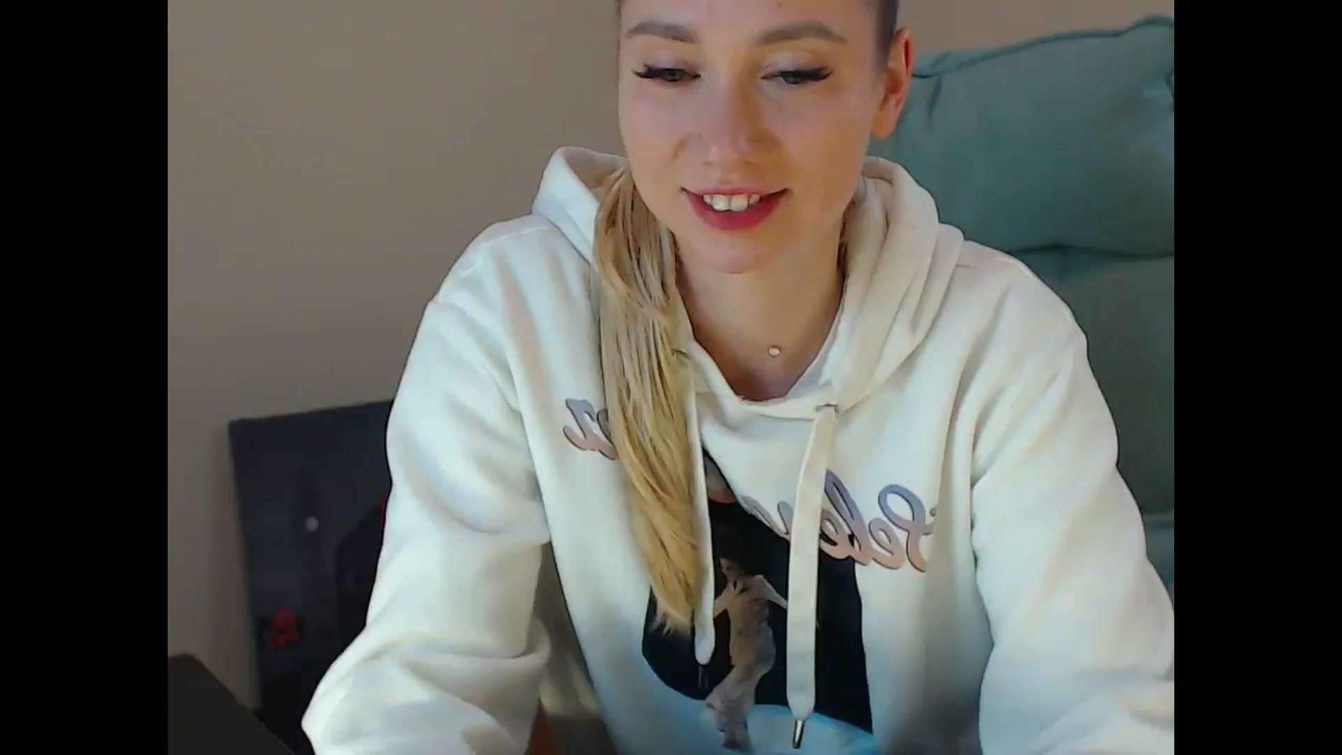 Gallery image thumbnail from Miss_Sylvia's myfreecams stream on, 12/01/2024, 19:34 image 18 of 20
