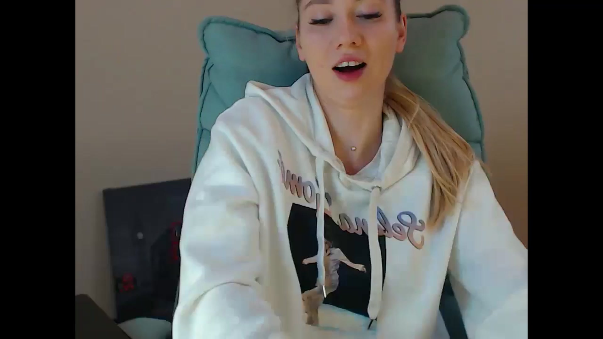 Gallery image thumbnail from Miss_Sylvia's myfreecams stream on, 12/01/2024, 19:34 image 4 of 20
