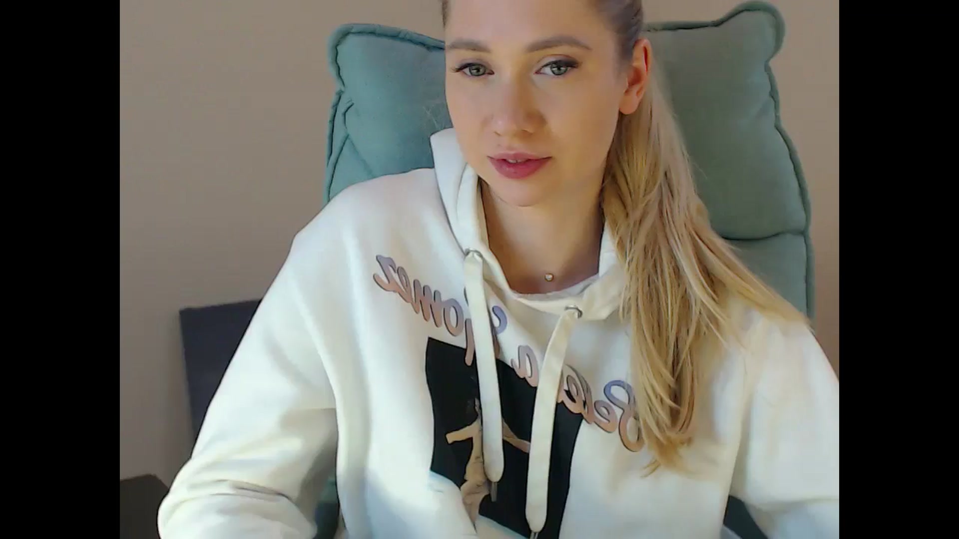 Gallery image thumbnail from Miss_Sylvia's myfreecams stream on, 12/06/2024, 18:44 image 9 of 20